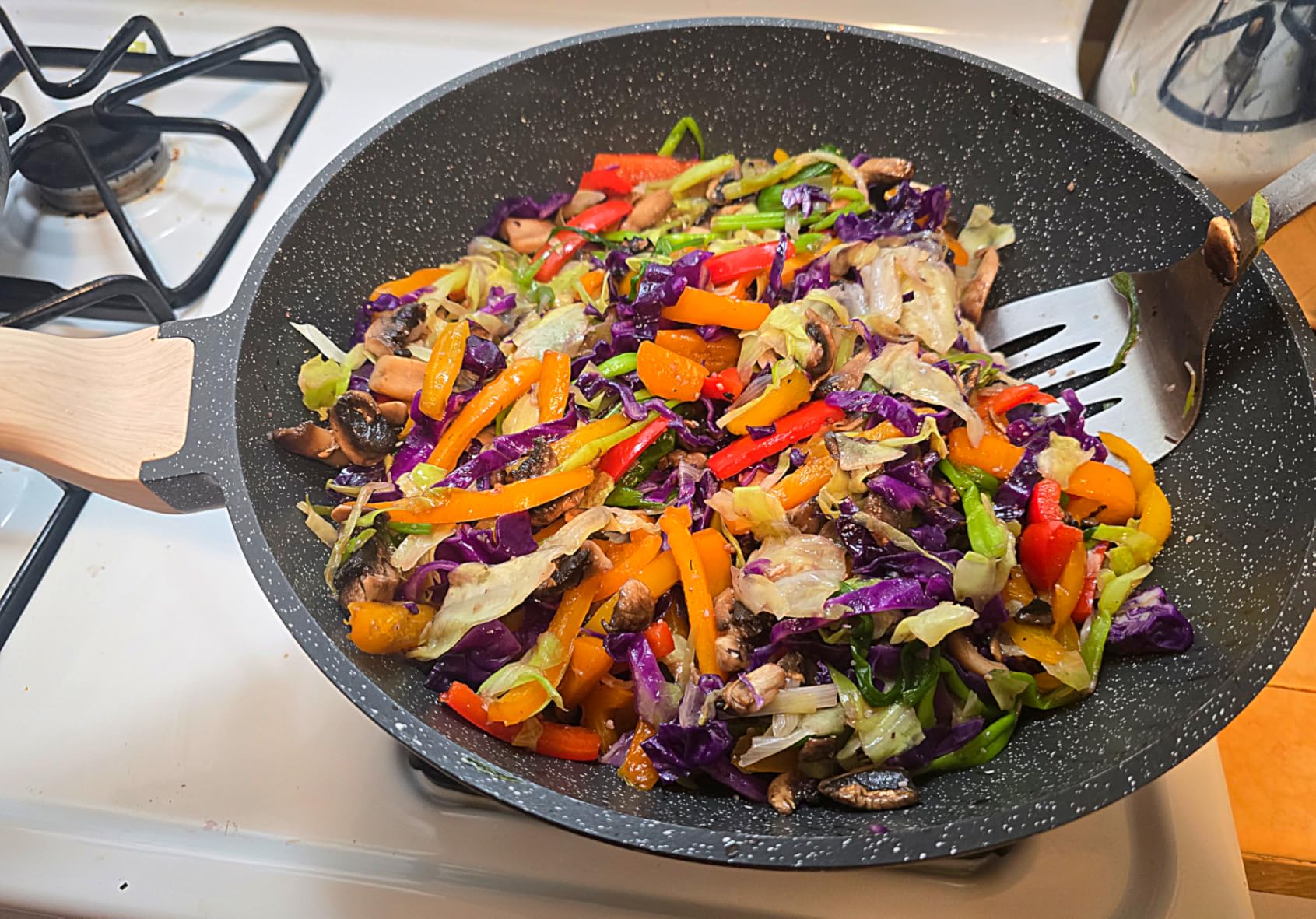 CAROTE Non Stick Wok with Lid 12''/5.3QT Woks & Stir-fry Pans Nonstick Granite Wok Pan Induction Cookware Deep Frying Pan, Compatible with All Stovetops - Customer Photo 2