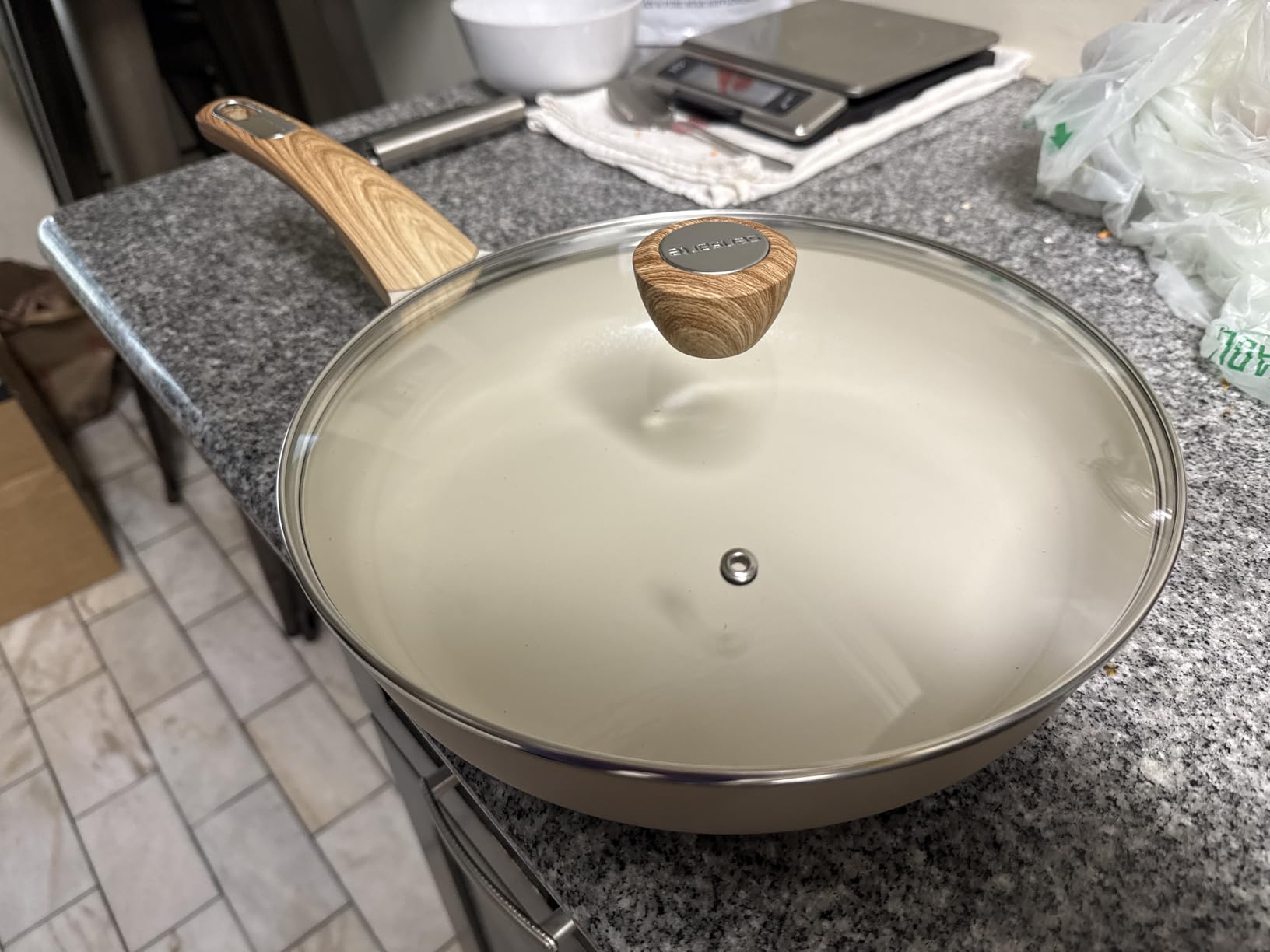 SENSARTE Ceramic Nonstick Frying Pan Small Skillet 8/9.5/11/12.5Inch Non Stick Omelet Pan, Non-toxic Kitchen Cooking Chef's Pan, Free of Intentionally Added PFOA/PFAS/PTFE, Induction Compatible, White - Customer Photo 3