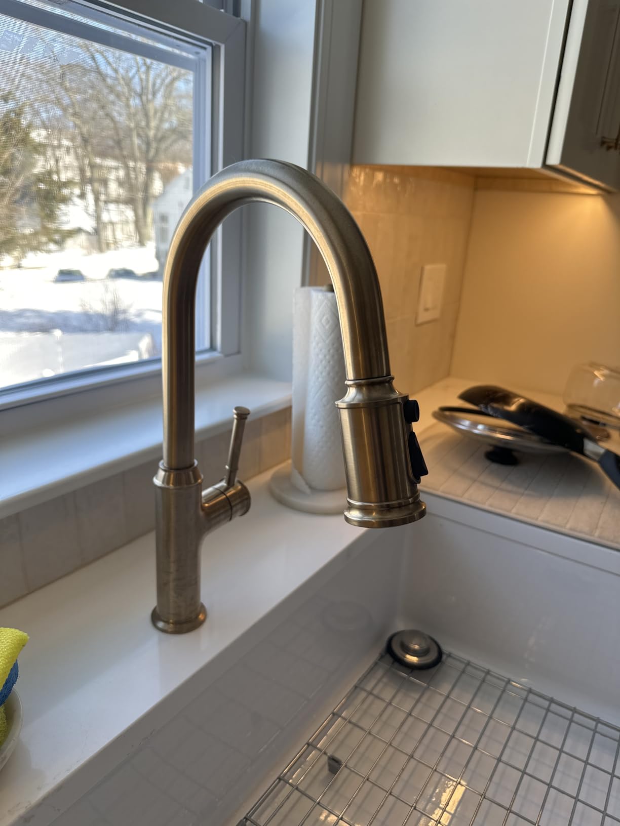Lava Odoro Champagne Gold Kitchen Faucet with Pull Down Sprayer, Single Handle Kitchen Sink Faucet, Gold Faucet for Kitchen Sink 1 Hole and 3 Hole, Deck Plate Included, KF421-CB - Customer Photo 1