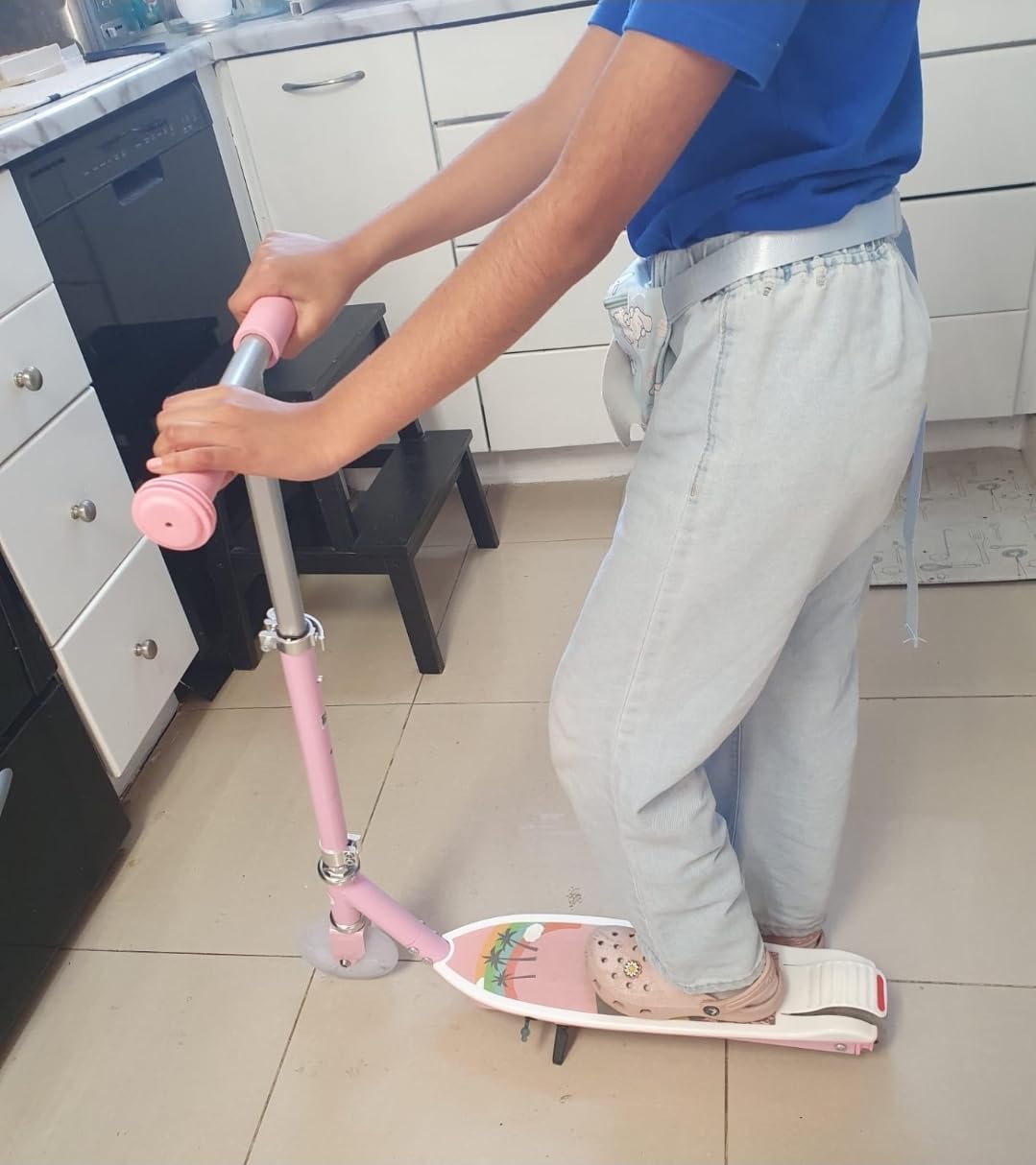 Gyroor KS2 Kids Electric Scooter with LED Lights - Safe 5 MPH Speed, Foot Sensor Start, Adjustable Handlebar, Fast Charging, for Ages 6-12 customer photo 1