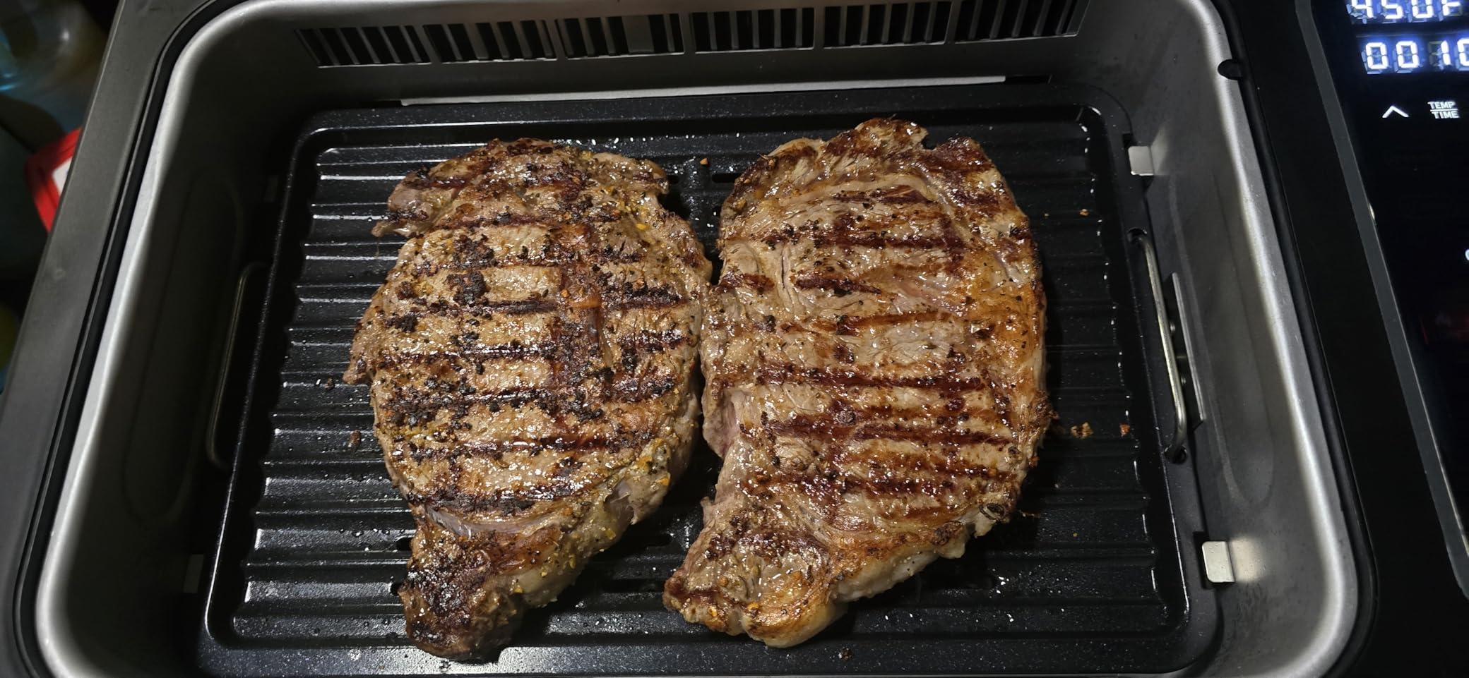 Gourmia Smokeless Indoor Grill - Air Fryer Combo with Smoke Extractor, 5 Cooking Presets, Grill, Air Fry, Roast, Bake, Dehydrate, Countertop Cooker, Glass Lid customer photo 2