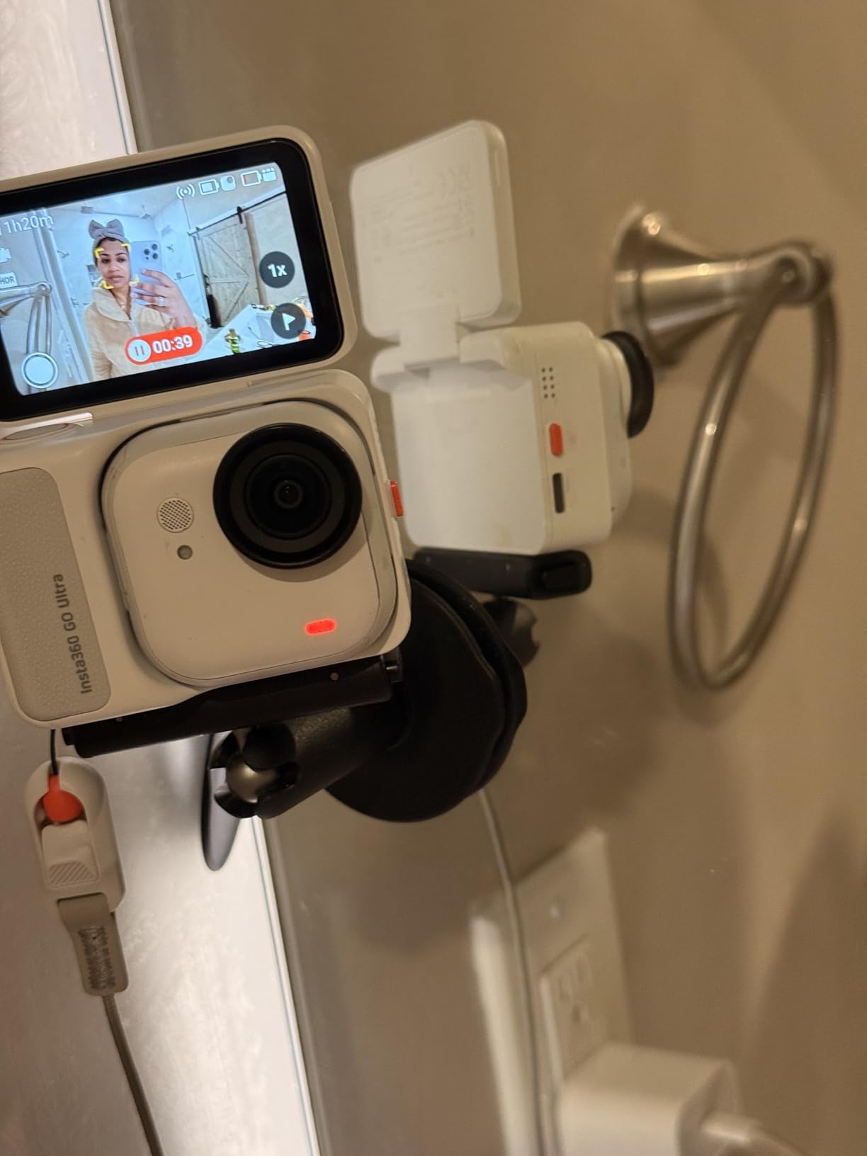 Insta360 GO Ultra - Small 4K Vlogging Camera, Hands-Free, POV Cam, 1/1.28