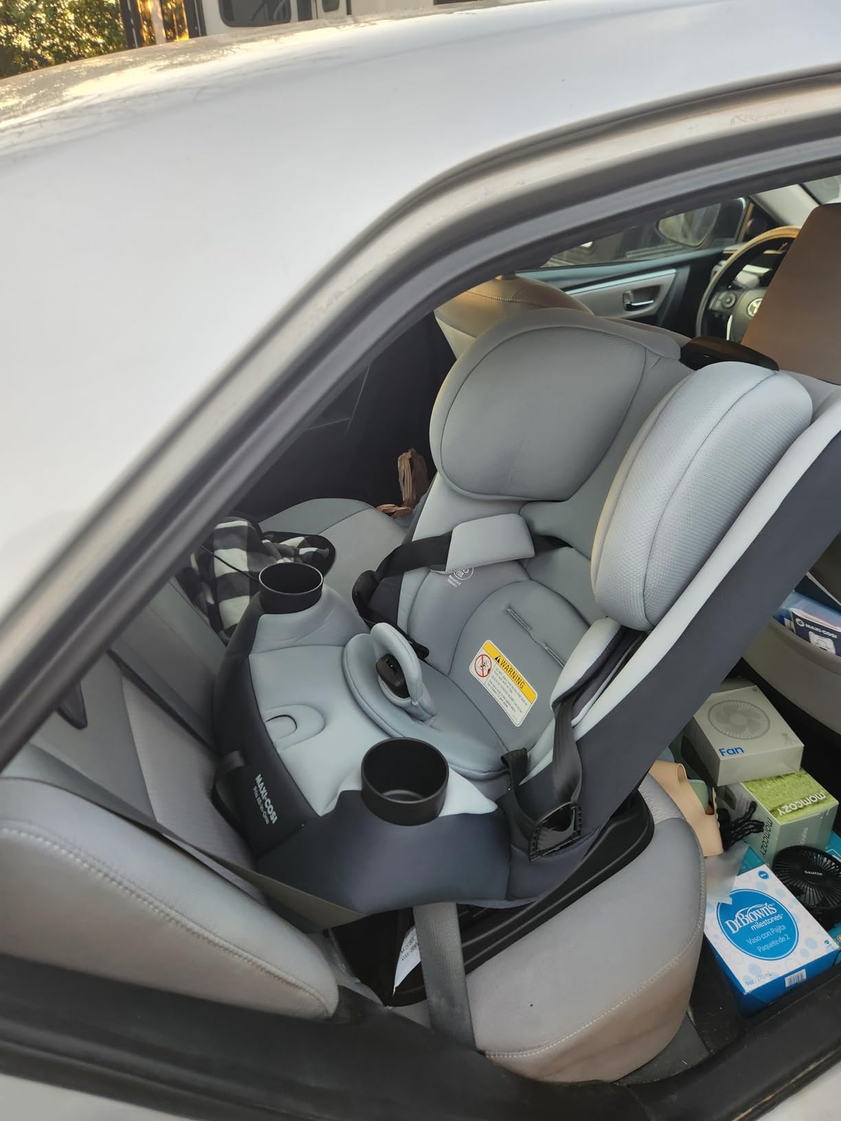 Maxi-Cosi Pria All-in-One Convertible Car Seat, Infant to Toddler Car Seat, Easy-Install Harness, Machine-Washable Cover, 5-100 lbs, SeaDrift customer photo 1