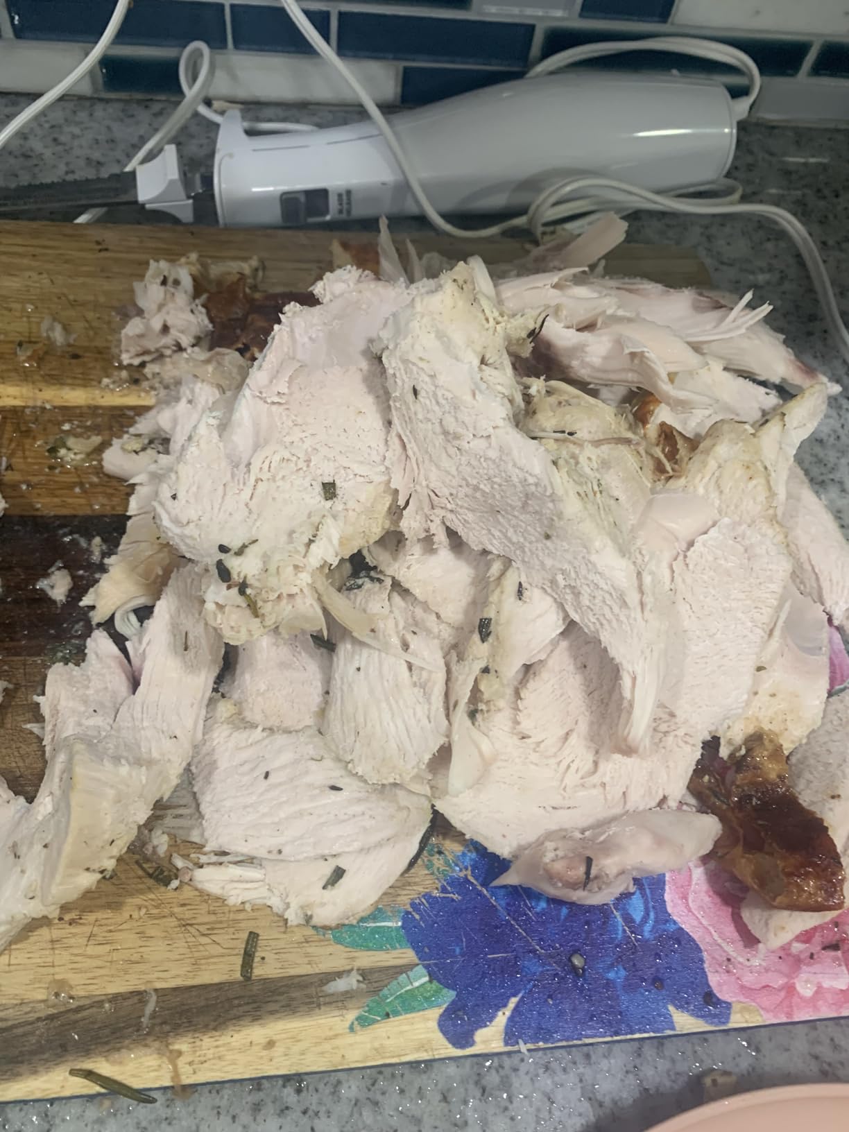 Electric Knife - Carving Knife Set, Easy-Slice Serrated Edge Blades for Meat, Bread, Turkey, Ribs, Fillet, DIY, Ergonomic Handle + 2 Blades for Raw & Cooked Food New Upgrade(Faux Wood) Customer Review Electric Knife - Carving Knife Set, Easy-Slice Serrated Edge Blades for Meat, Bread, Turkey, Ribs, Fillet, DIY, Ergonomic Handle + 2 Blades for Raw & Cooked Food New Upgrade(Faux Wood) - Customer Photo 1