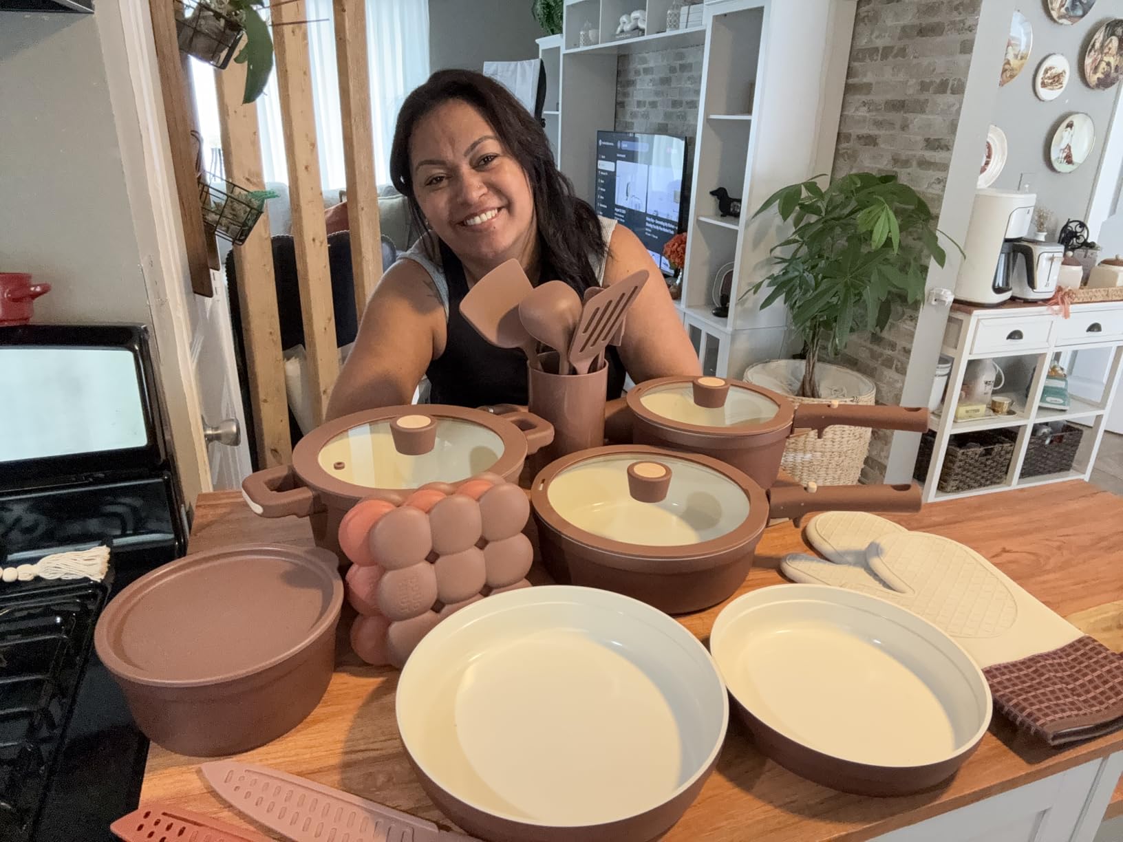 CAROTE 22Pcs Ceramic Cookware Set, Pots and Pans Set Non Stick Removable Handles, Non Toxic Cookware Oven/Dishwasher Safe, Induction Cookware, Gift Set, NonStick Cookware Set with Kitchen Essentials customer photo 2