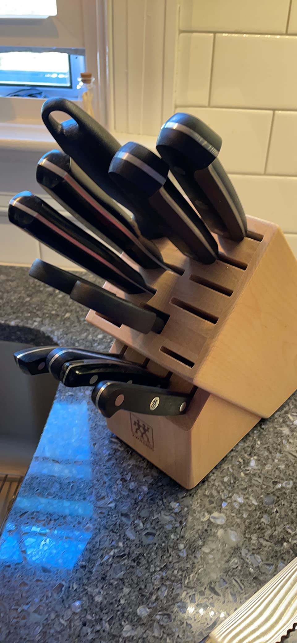 ZWILLING Gourmet 10-Piece Razor-Sharp German Knife Block Set, Made in Company-Owned German Factory with Special Formula Steel perfected for almost 300 Years, Dishwasher Safe, Acacia Block Customer Review ZWILLING Gourmet 10-Piece Razor-Sharp German Knife Block Set, Made in Company-Owned German Factory with Special Formula Steel perfected for almost 300 Years, Dishwasher Safe, Acacia Block - Customer Photo 1