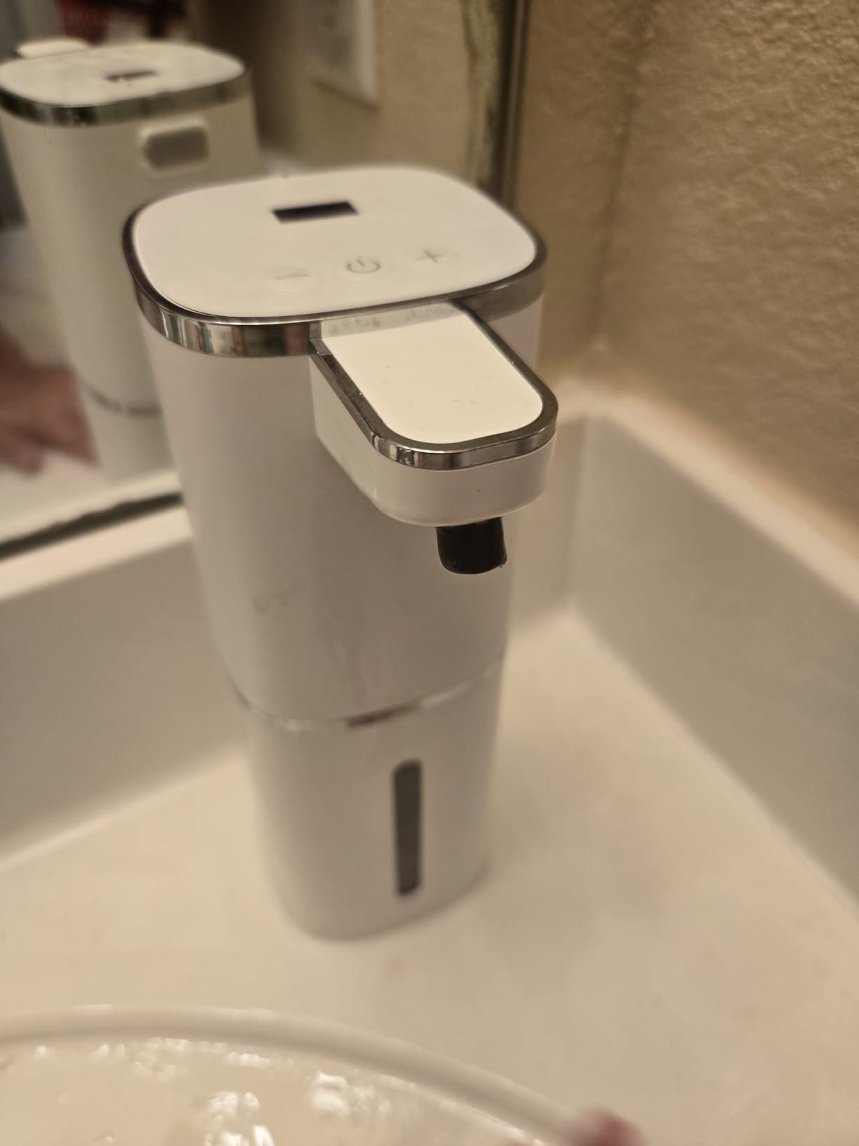 Automatic Liquid Soap Dispenser, 9 Adjustable Levels, 380ml/12.8oz, Auto Touchless Hand Soap or Dish Soap Dispenser,USB Rechargeable Dispenser,Wall Mount or Tabletop Use for Bathroom Kitchen Customer Review Automatic Liquid Soap Dispenser, 9 Adjustable Levels, 380ml/12.8oz, Auto Touchless Hand Soap or Dish Soap Dispenser,USB Rechargeable Dispenser,Wall Mount or Tabletop Use for Bathroom Kitchen - Customer Photo 2