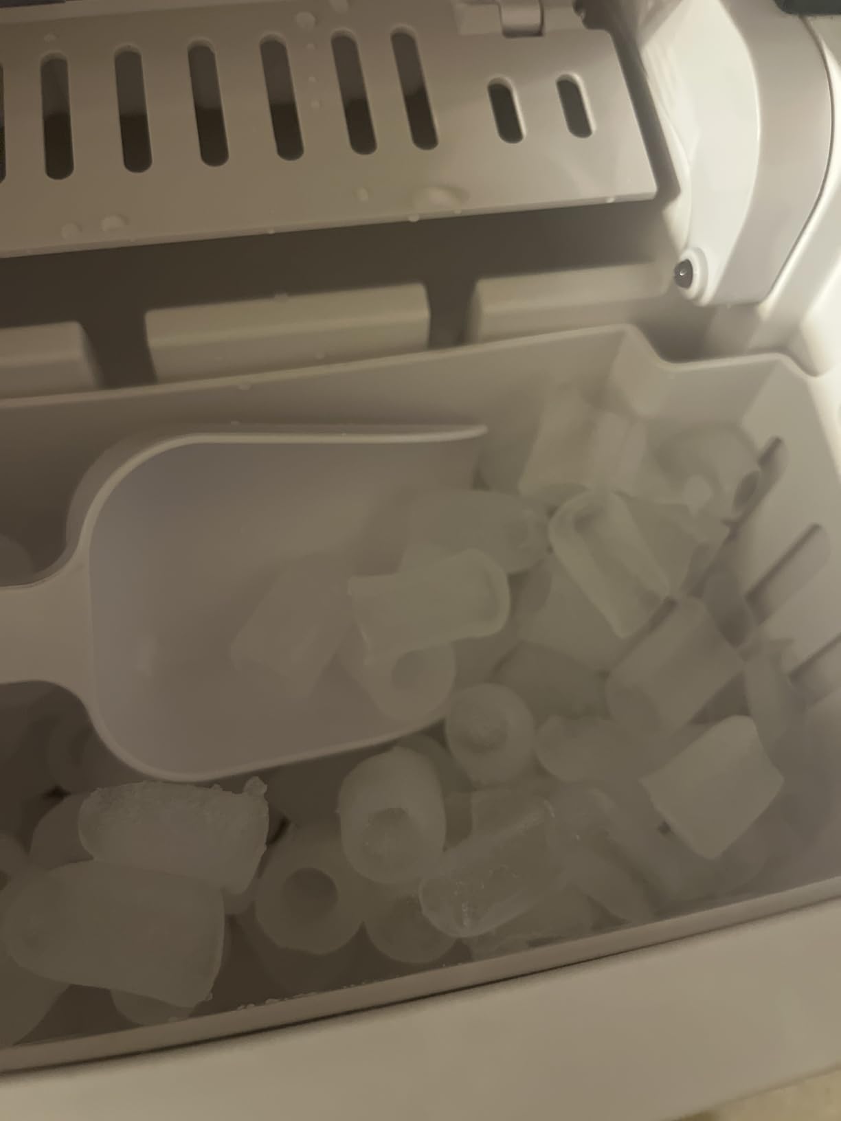 OLIXIS Ice Maker Machine with Handle,26lbs in 24Hrs,9 Ice Cubes in 6 Mins,Auto-Cleaning Portable Ice Maker with Basket and Scoop, Countertop Ice Maker for Home/Kitchen/Camping/RV, Sleek Black customer photo 2