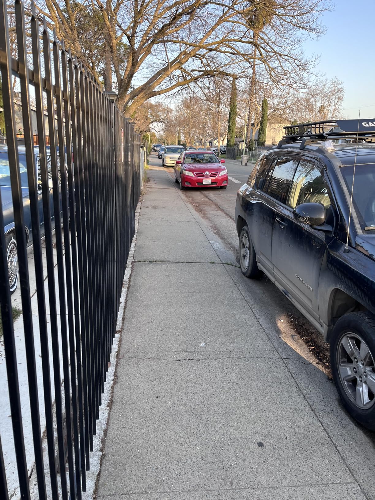 Garvee 46 in x 36 in Universal Roof Rack Basket, 200 LBS Capacity Luggage Rack, Heavy Duty Rooftop Cargo Carrier, Car Top Luggage Holder Basket Heavy Duty for SUVs, Trucks, Vehicles customer photo 2