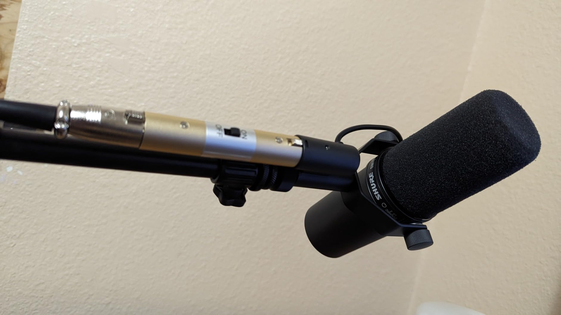 Hosa GMS-274 Power Switch, XLR3F to XLR3M customer photo 1