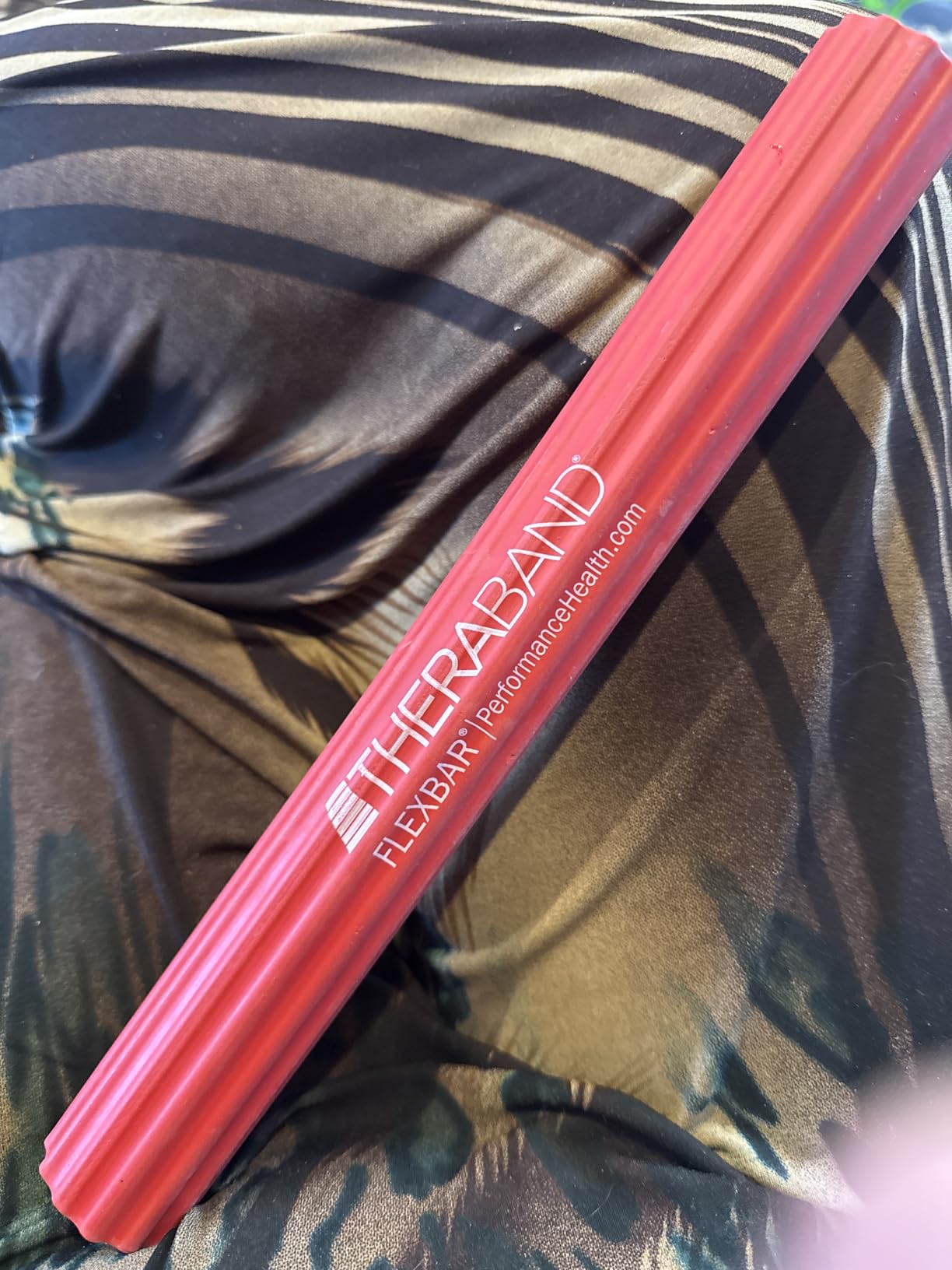 THERABAND FlexBar, Tennis Elbow Therapy Bar, Relieve Tendonitis Pain & Improve Grip Strength, Resistance Bar for Golfers Elbow & Tendinitis, Red, Light, Beginner customer photo 1