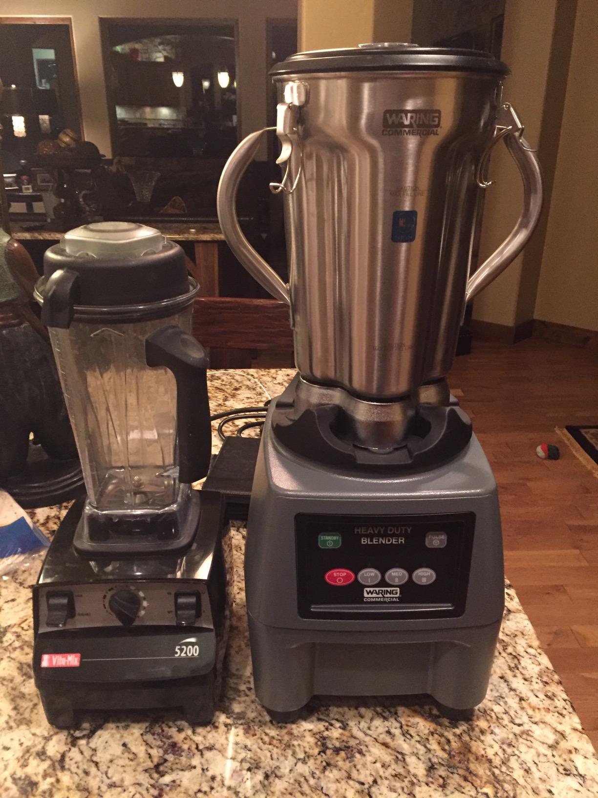 Waring Commercial CB15 Ultra Heavy Duty 3.75 HP Blender, Electric Touchpad Controls with Stainless Steel 1 Gallon Container, 120V, 5-15 Phase Plug, Black customer photo 1