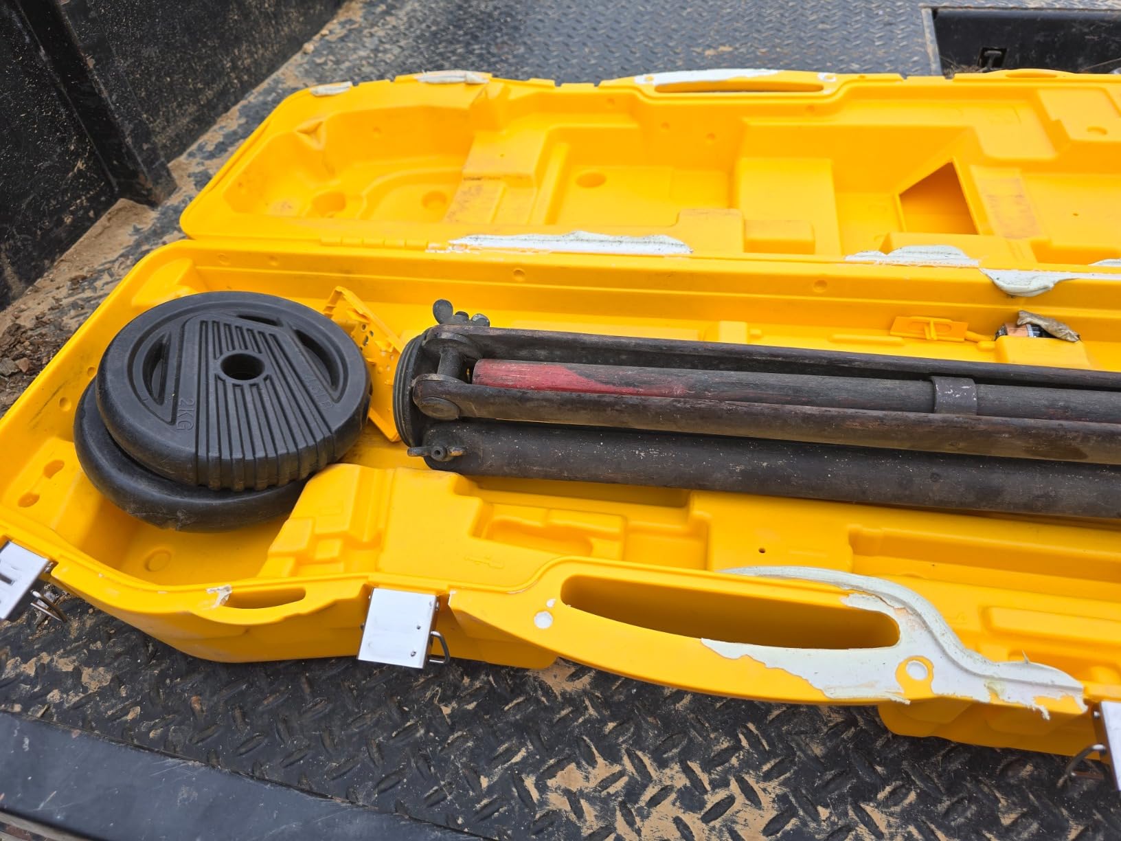 Spectra Precision LL300N-1 Self Leveling Rotary Laser Kit with Tripod, GR151 Professional - System Case - Grade Rod (Tenths) HL450 Receiver and Alkaline Batteries - Rugged IP66 Job-Site Performance customer photo 2