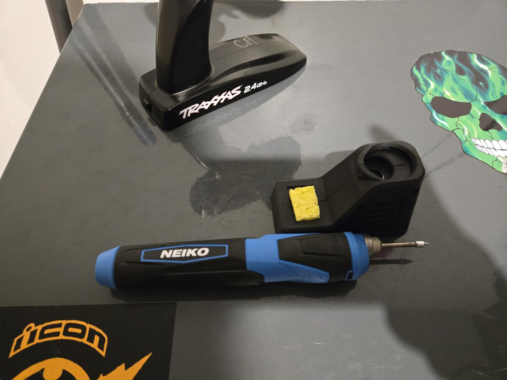 NEIKO 01902 Adjustable Helping Hand with Magnifying Glass, Third Hand Solder Aid, Soldering Wire Station Stand with Dual Alligator Clips and a Heavy Base, Beading & Jewelry Making Tools, Solder Holder customer photo 1