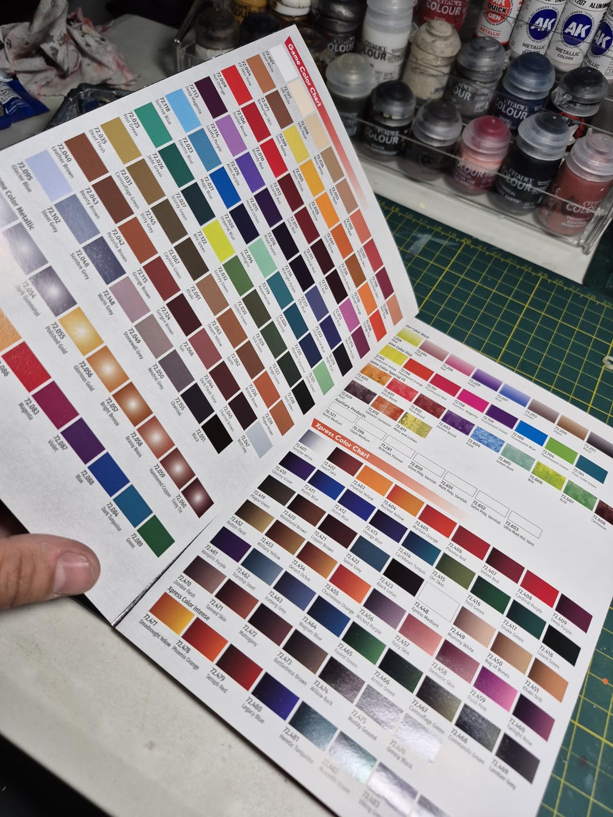 Vallejo Game Color Introduction Set | Starter Set for Fantasy and Wargame Figures | 16 Bottles x 18 ml (0.60 fl.oz.) customer photo 2