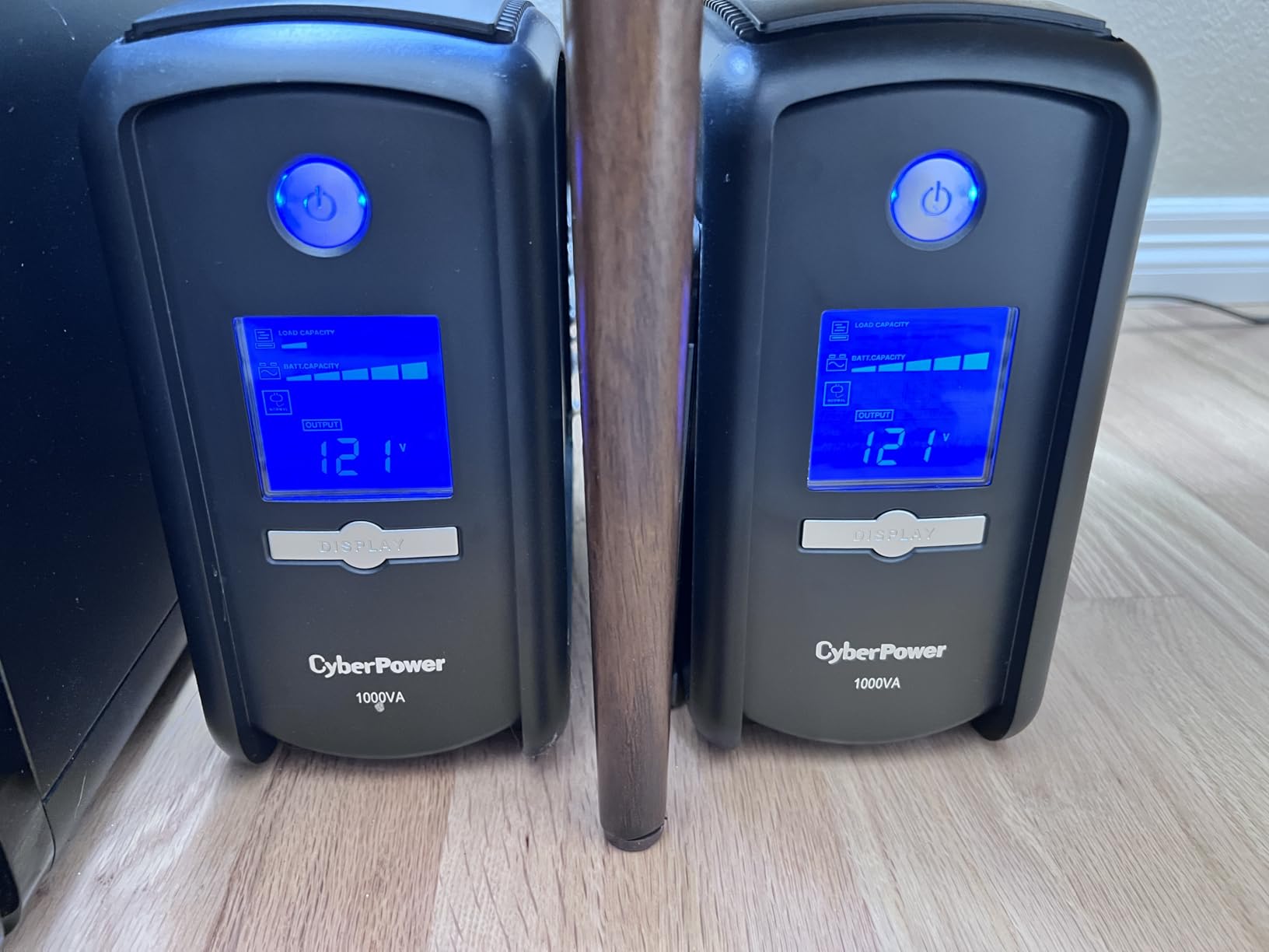 CyberPower CP1000AVRLCD Intelligent LCD UPS Battery Backup and Surge Protector, 1000VA/600W, 9 Outlets, AVR, Mini-Tower, UL Certified customer photo 1