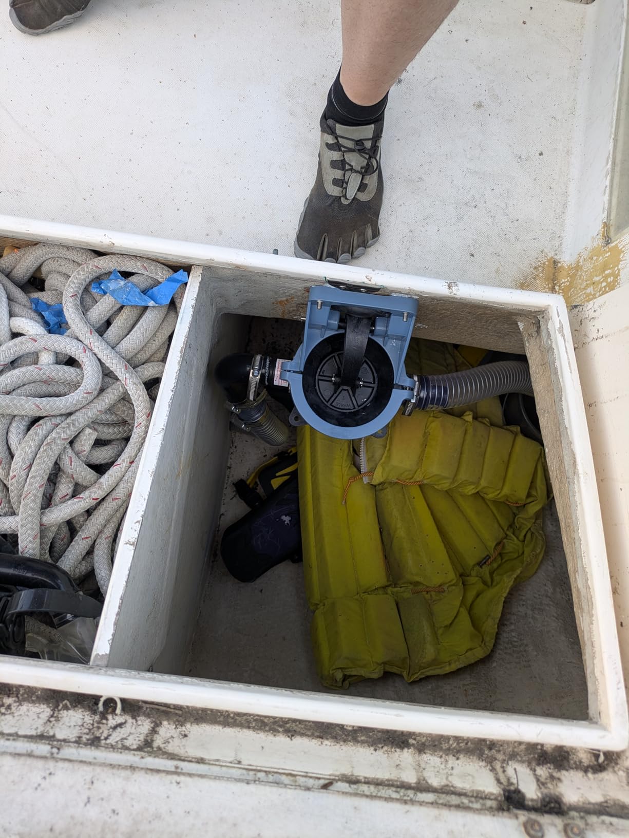 Whale Gusher Urchin Manual Bilge Pump - up to 14.5 GPM Flow Rate - for Boats up to 40 Feet customer photo 1