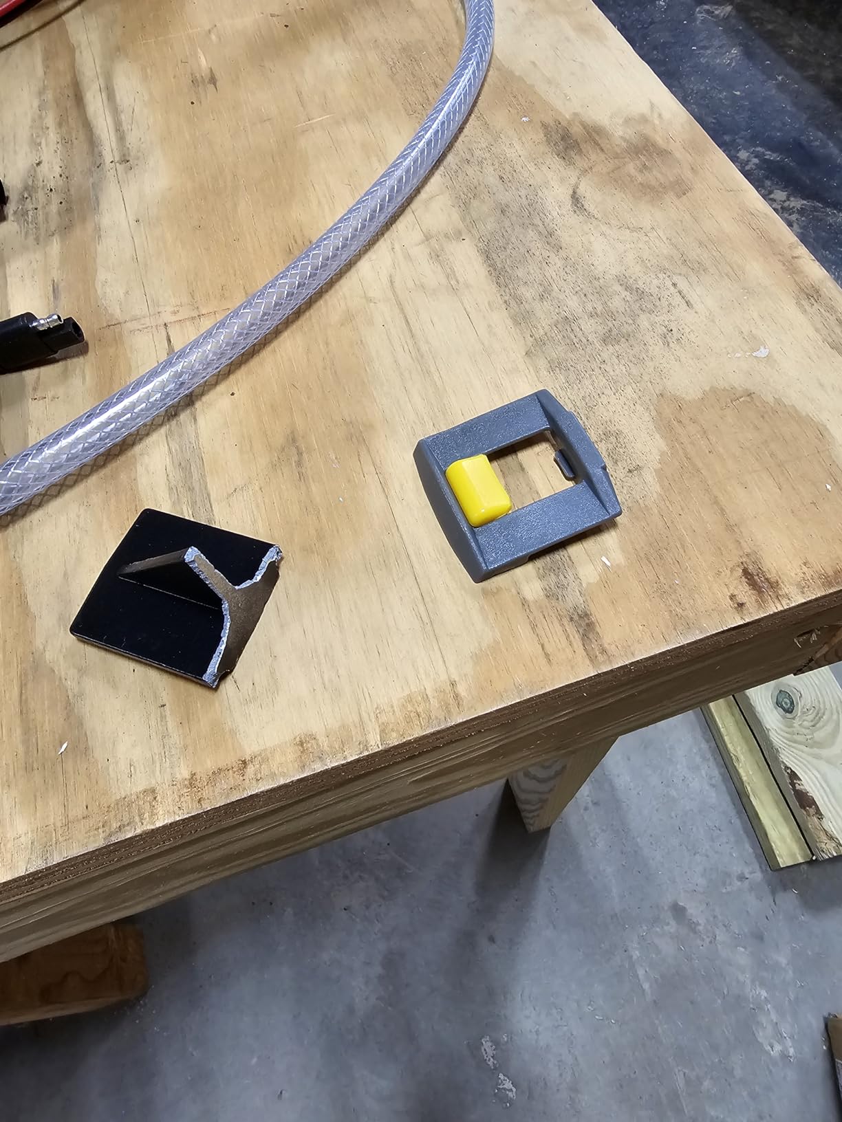 Spectra Precision LL100N-2 Self Leveling Rotary Laser Kit with HR320 Receiver Tripod Entry Level - System Case - Grade Rod (Inches) ±1/8 in Accuracy, 1,150 ft Range, Rugged Jobsite Performance customer photo 4