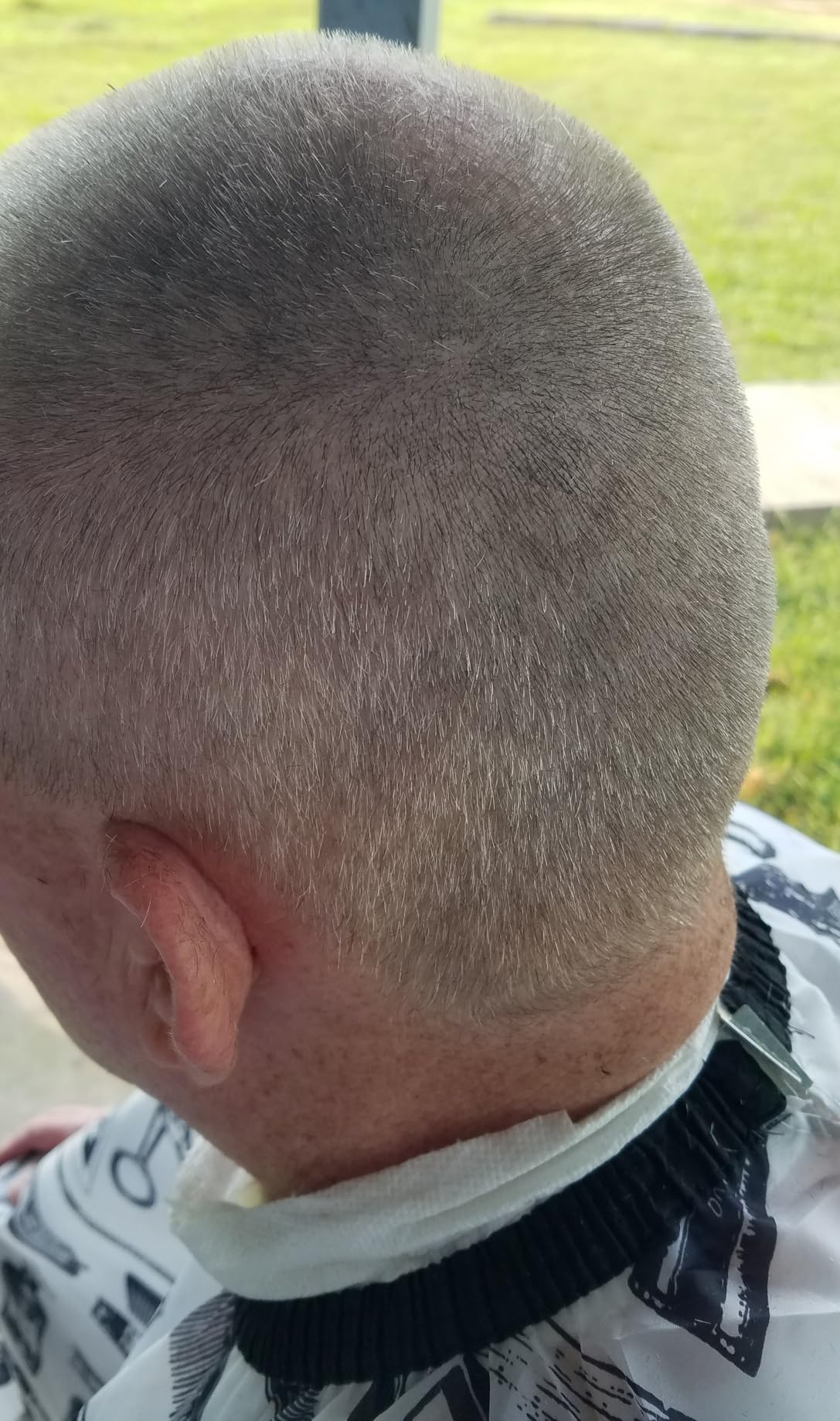 Wahl USA Chrome Pro Corded Clipper Complete Haircutting Kit for Men - Powerful Total Hair Clipping, Beard Trimming, & Grooming - Model 3024635 customer photo 1
