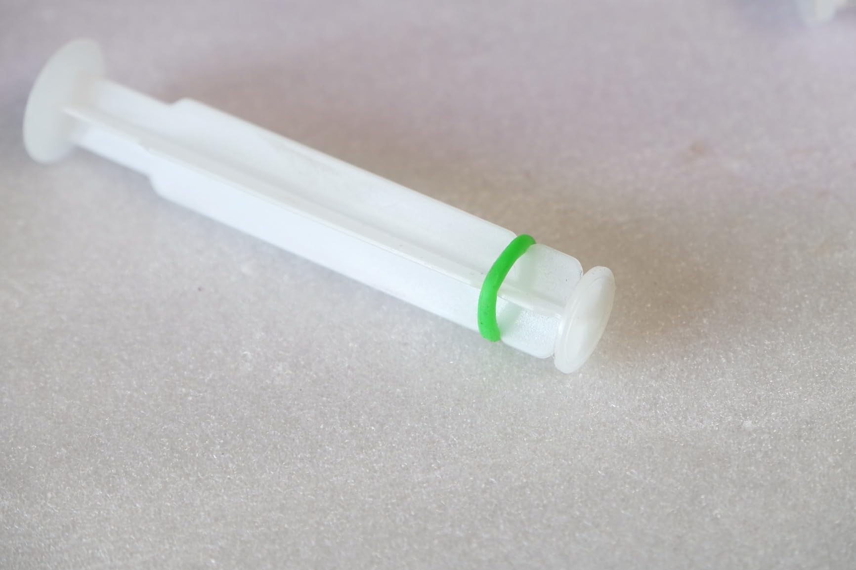 MG Chemicals 8341-10ML 8341 No Clean Flux Paste, 10 milliliters Pneumatic Dispenser with Plunger & Dispensing Tip customer photo 2