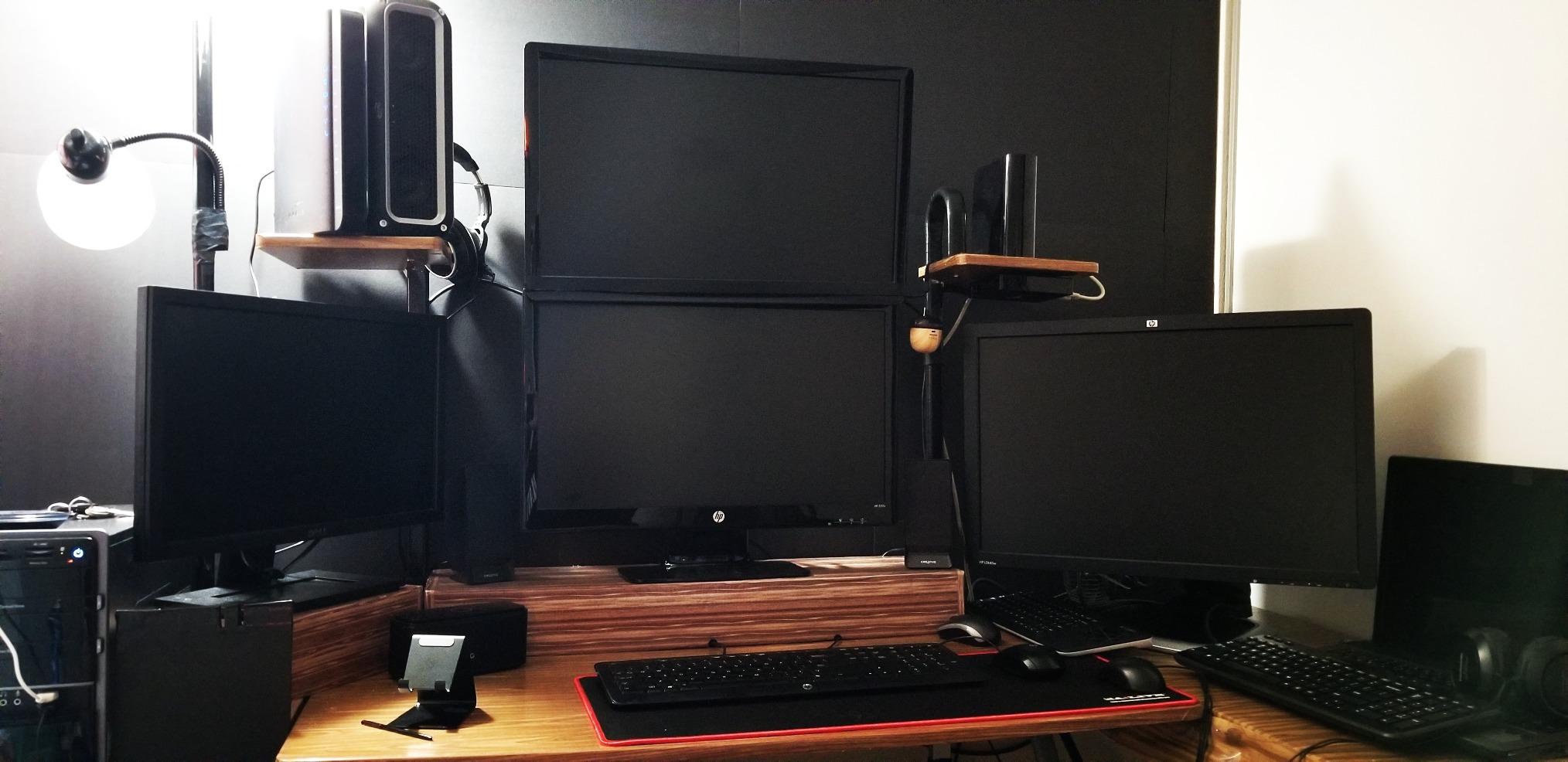 Plugable USB 2.0 to HDMI, DVI, or VGA Multi-Monitor External Video Graphics Card Adapter up to 1920x1080 customer photo 1