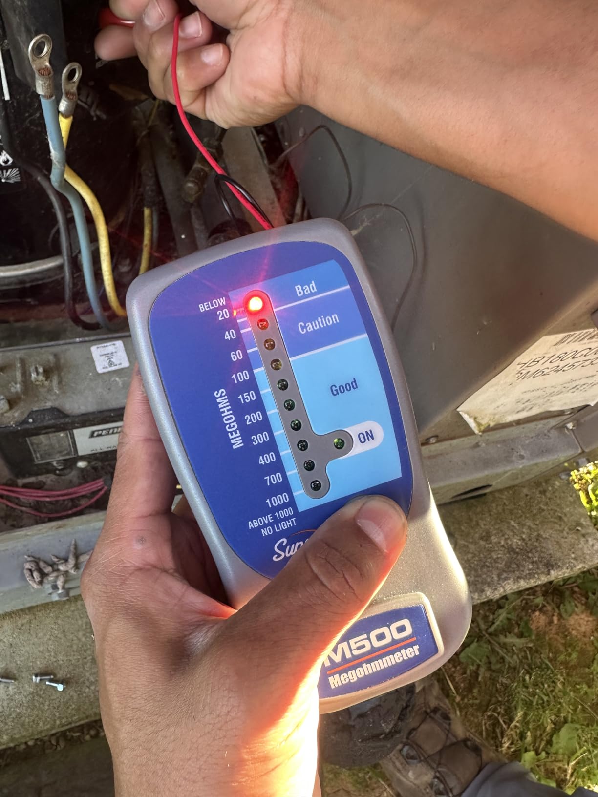 Supco M500 Insulation Tester/Electronic Megohmmeter with Soft Carrying Case, 0 to 1000 megohms Black customer photo 2