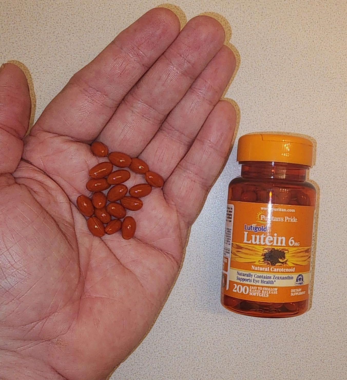 Puritan's Pride Premium Lutigold Lutein Carotenoid 6mg with Zeaxanthin for Men and Women, Dietary Supplement for Eye Health Support, 200 Rapid Release Softgels customer photo 2