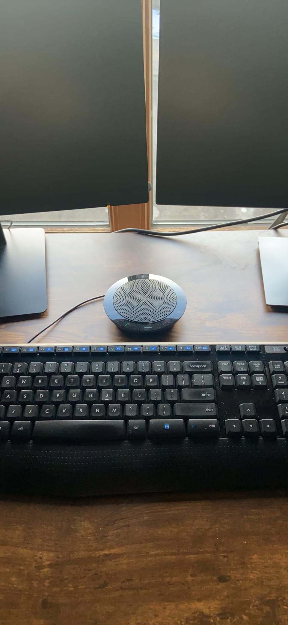 Jabra 7410-209 Model Speak 410 USB Speakerphone, Plug and Play Solution, Works with All PCs, Outstanding Sound Quality, Full Compatibility with UC Systems & VoIP Clients, LED Indicators customer photo 2