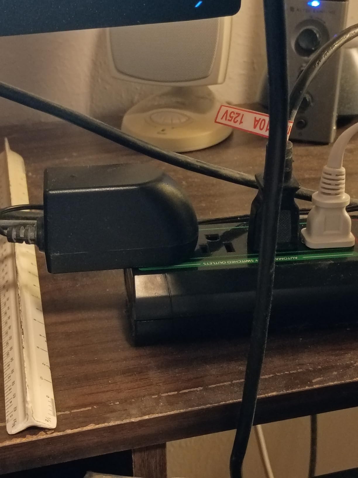 Smart Strip ECG-7MVR Energy Saving Surge Protector with Autoswitching Technology, 7 Outlet customer photo 2