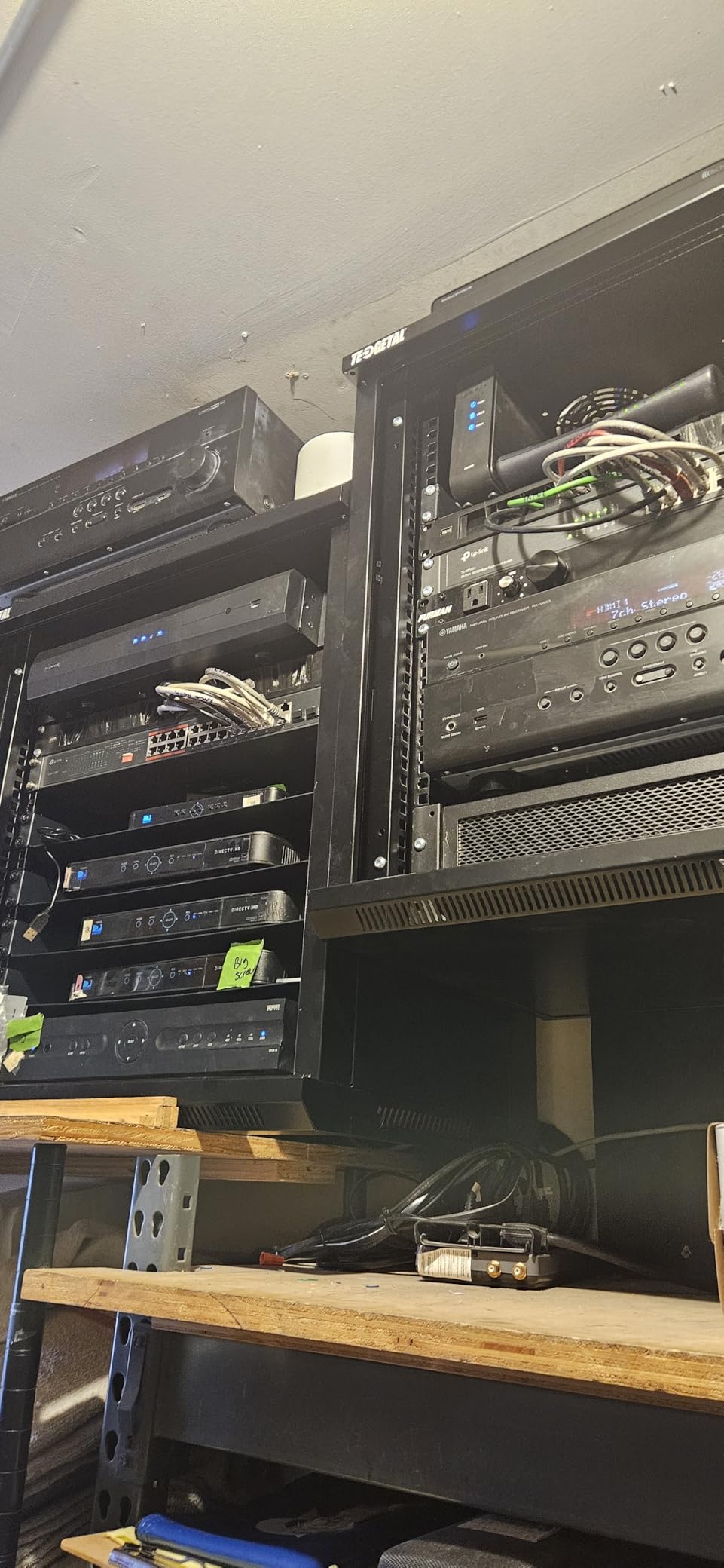 NavePoint Cantilever Server Shelf Vented Shelves Rack Mount 19 Inch 1U Black 10 Inches (250mm) deep customer photo 1