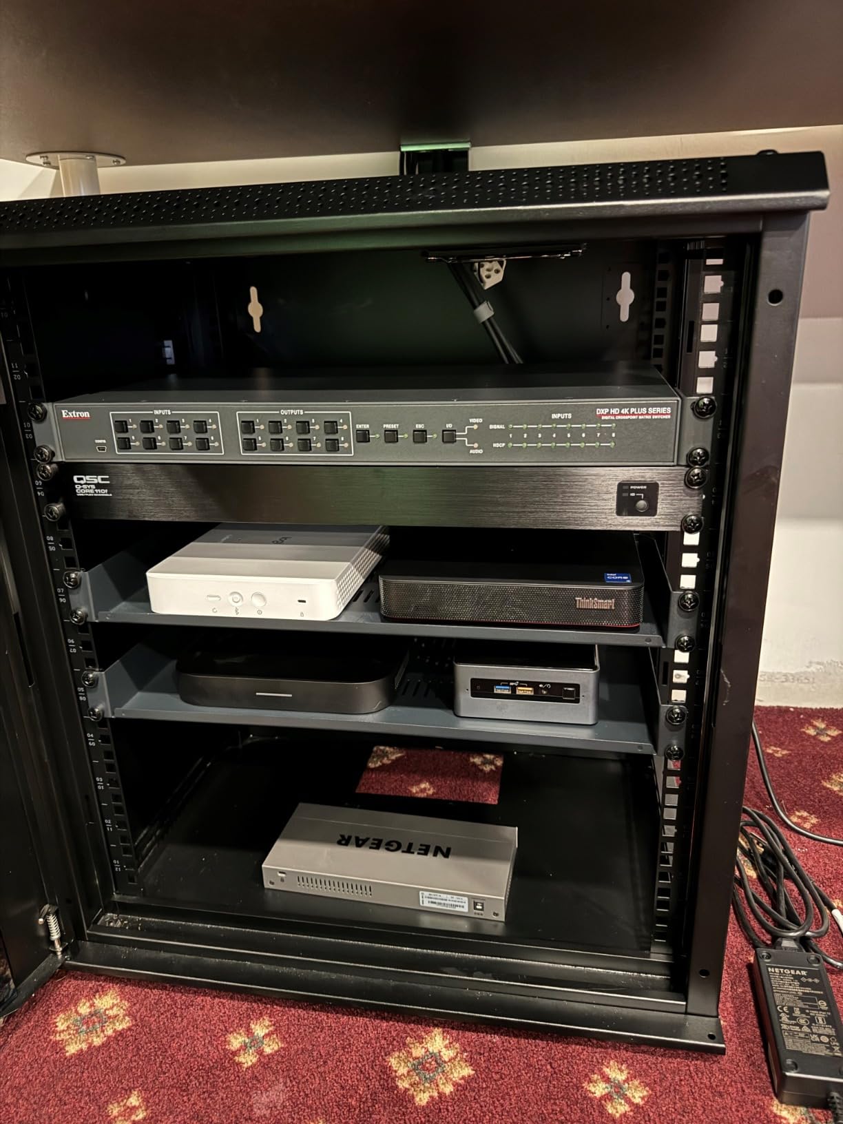 NavePoint Cantilever Server Shelf Vented Shelves Rack Mount 19 Inch 1U Black 10 Inches (250mm) deep customer photo 2