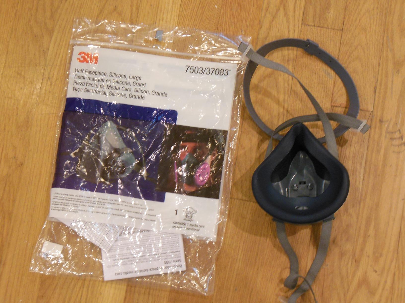 3M Reusable Respirator Half Facepiece 7502, NIOSH, Medium customer photo 2