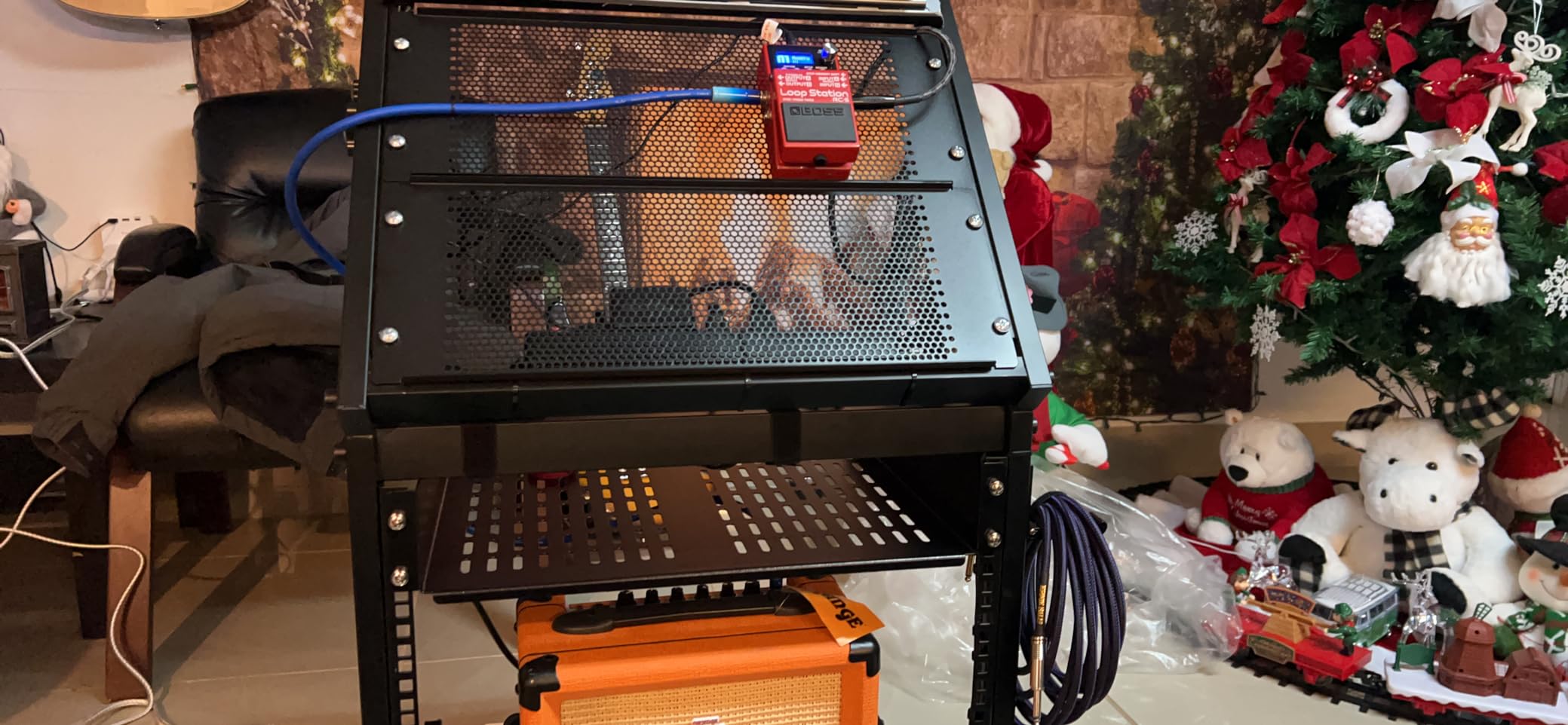 StarTech.com 2U Server Rack Shelf - Universal Vented Rack Mount Cantilever Tray for 19