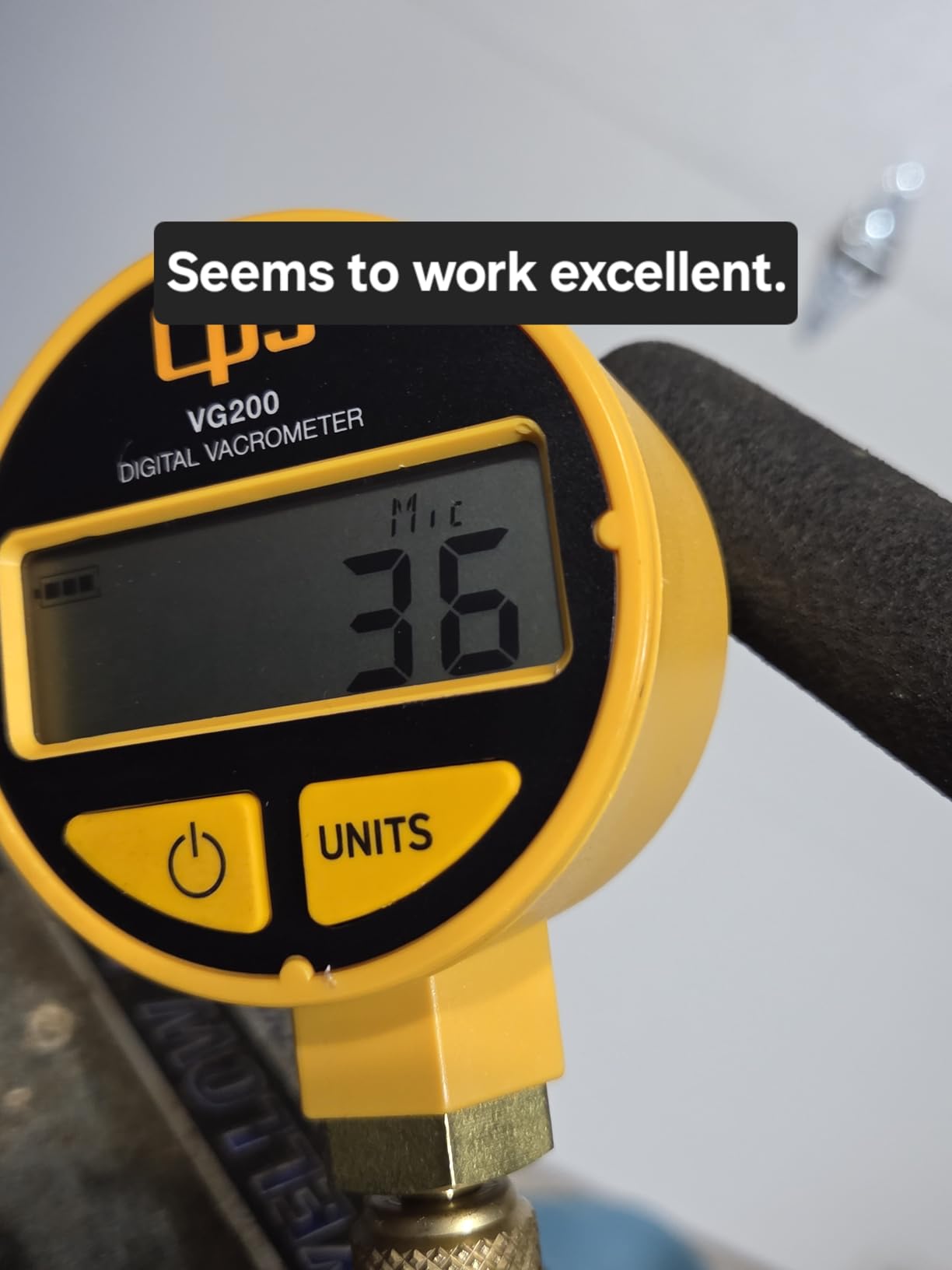 CPS VG200 Digital Vacrometer Vacuum Gauge, Measures Microns, Millibar, TORR, Inches/HG, Two Button Operation, Automatic Temperature Compensation, 5-digit LCD Display, Padded Case, T-Fitting and Hook customer photo 1