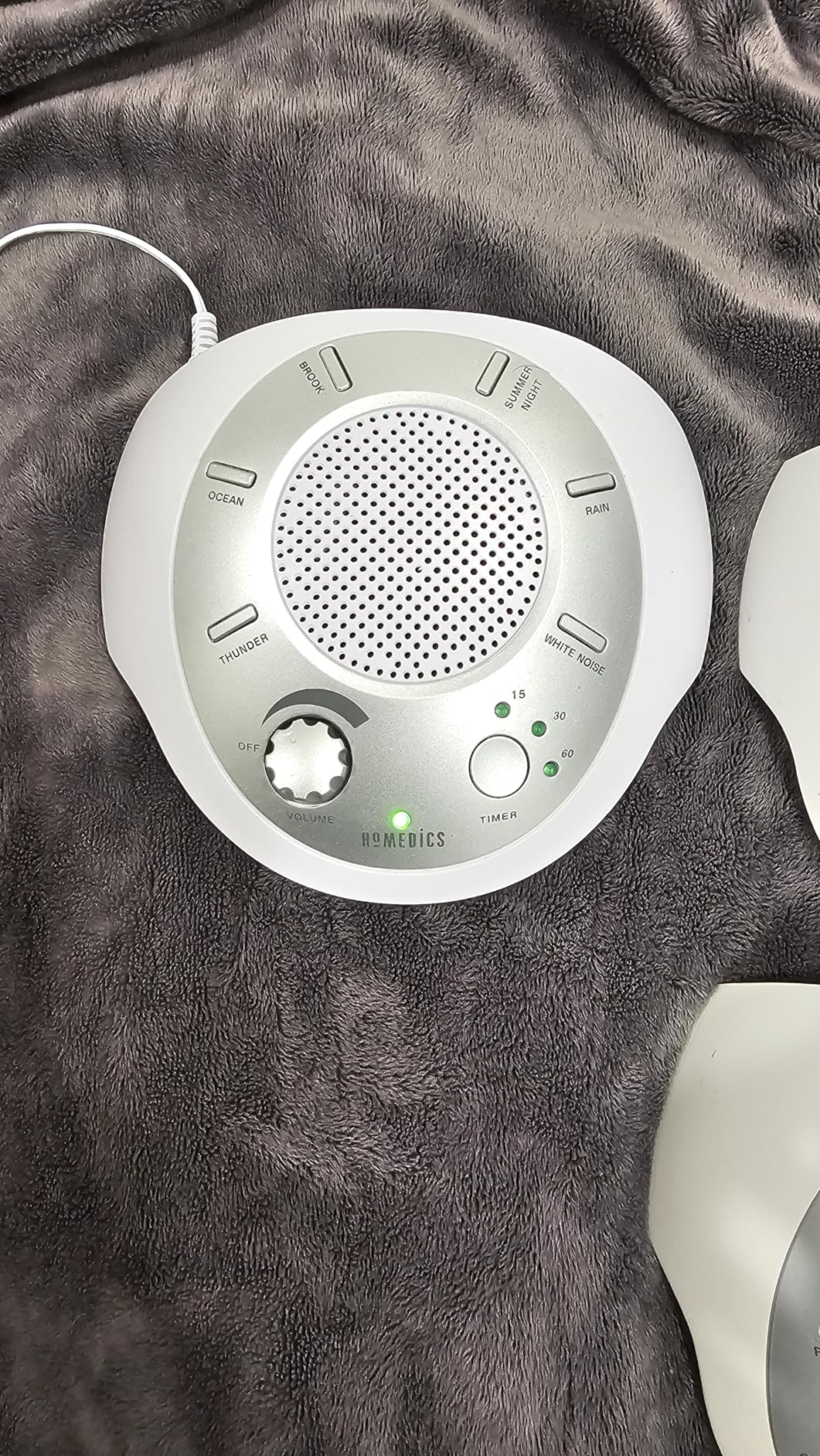 Homedics SoundSleep White Noise Machine, Silver, Small Travel Size with 6 Relaxing Nature Sounds, Portable Therapy for Home, Office, Nursery, Auto-Off Timer customer photo 2