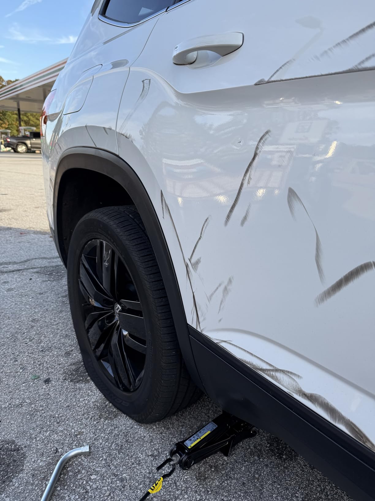 Chemical Guys Clay Bar Kit, Medium Duty with Luber Synthetic Lubricant - Removes Embedded Dirt, Restores Smooth Paint, Preps for Wax and Sealant - Safe for Cars, Trucks, SUVs, 16 oz, 2 Items customer photo 1