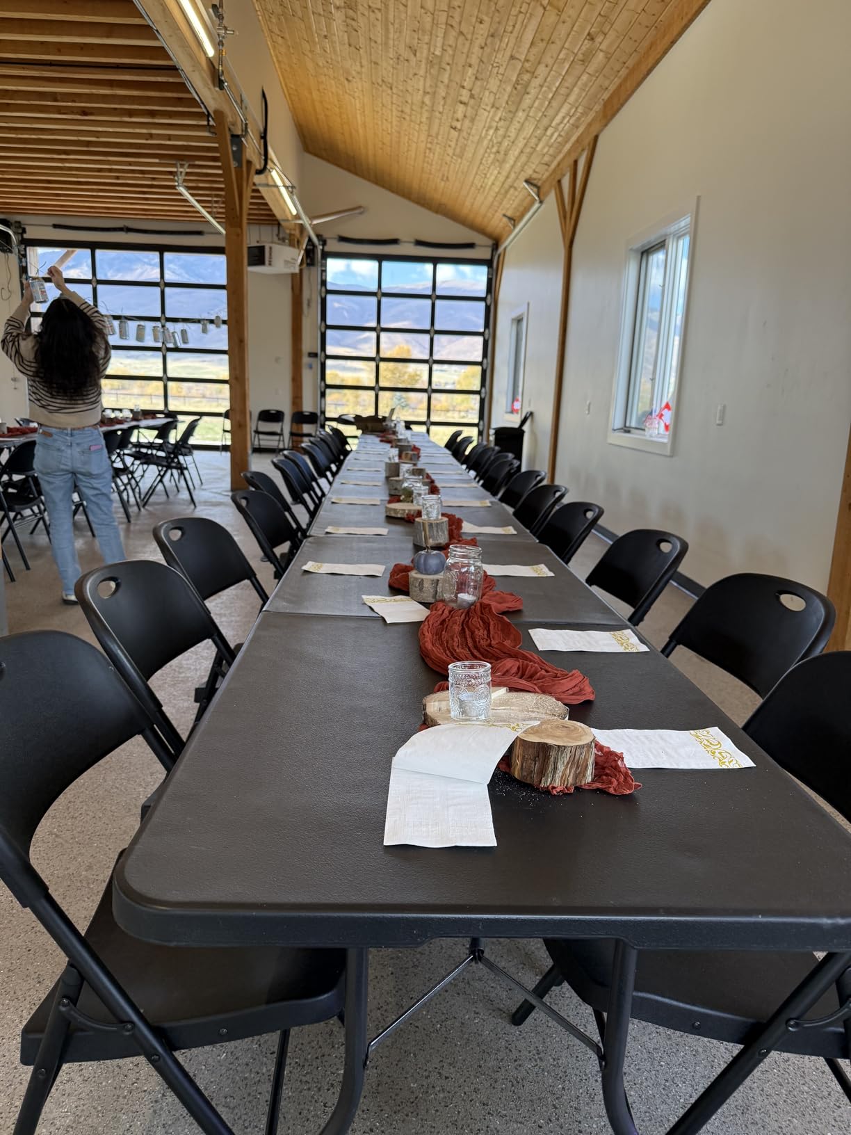 Cosco 6 ft. Fold-in-Half Banquet Table w/Handle, Black customer photo 2