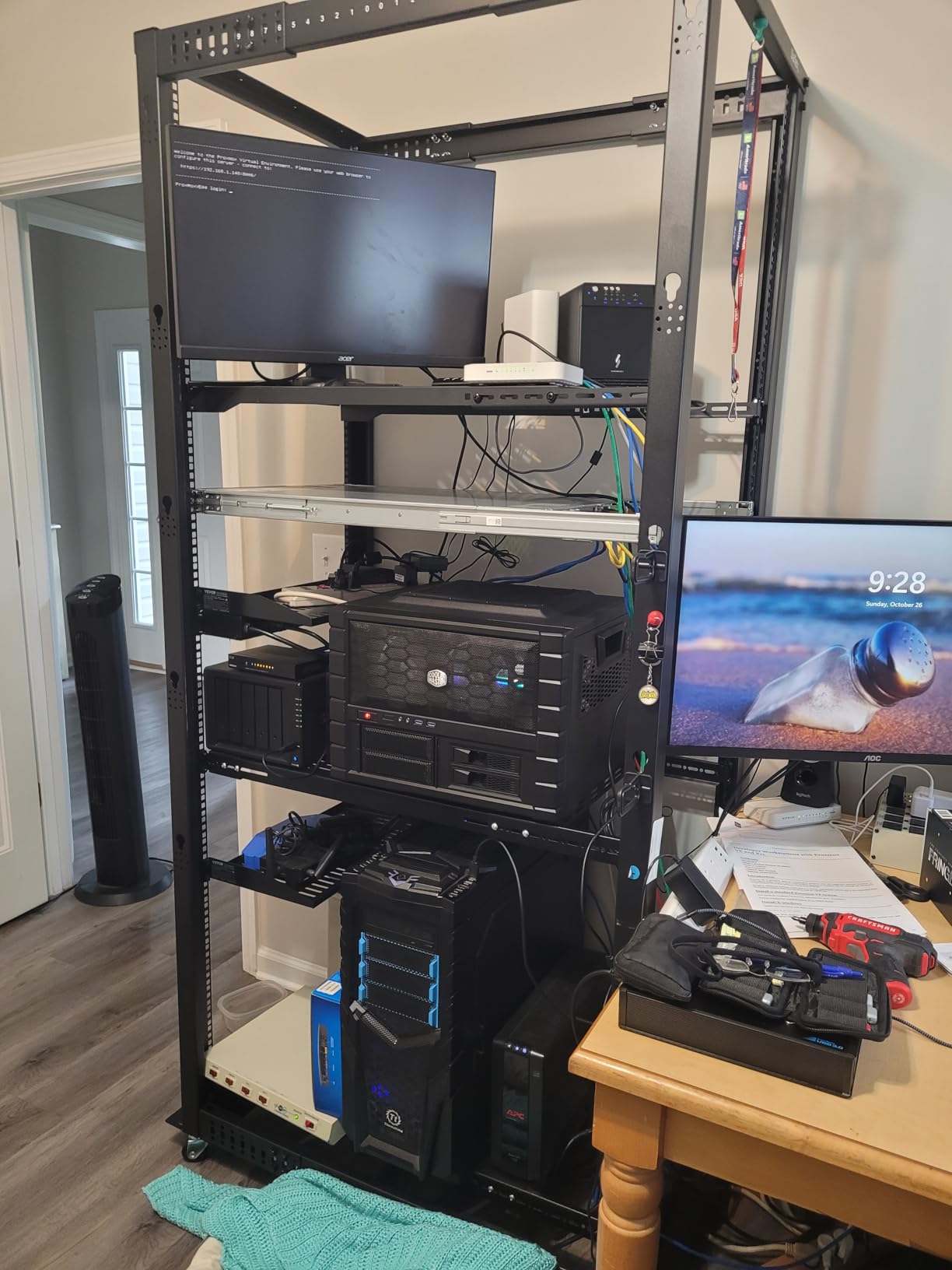 StarTech 42U 4-Post Server Rack, 19in Open Frame Rack with 40in (101cm) Mounting Depth and 1323lb (600kg) Weight Capacity, Mobile or Floor Mount IT Rack customer photo 1