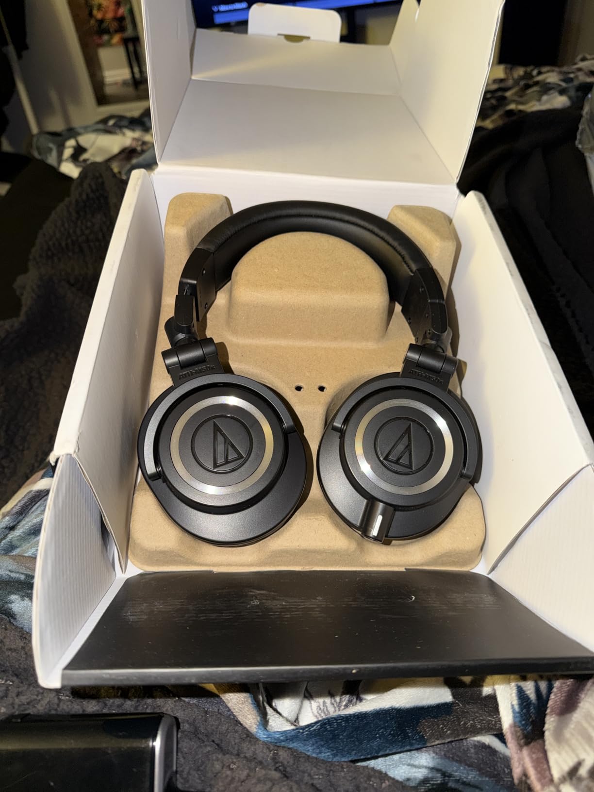 Audio-Technica ATH-M50X Professional Studio Monitor Headphones, Black customer photo 2