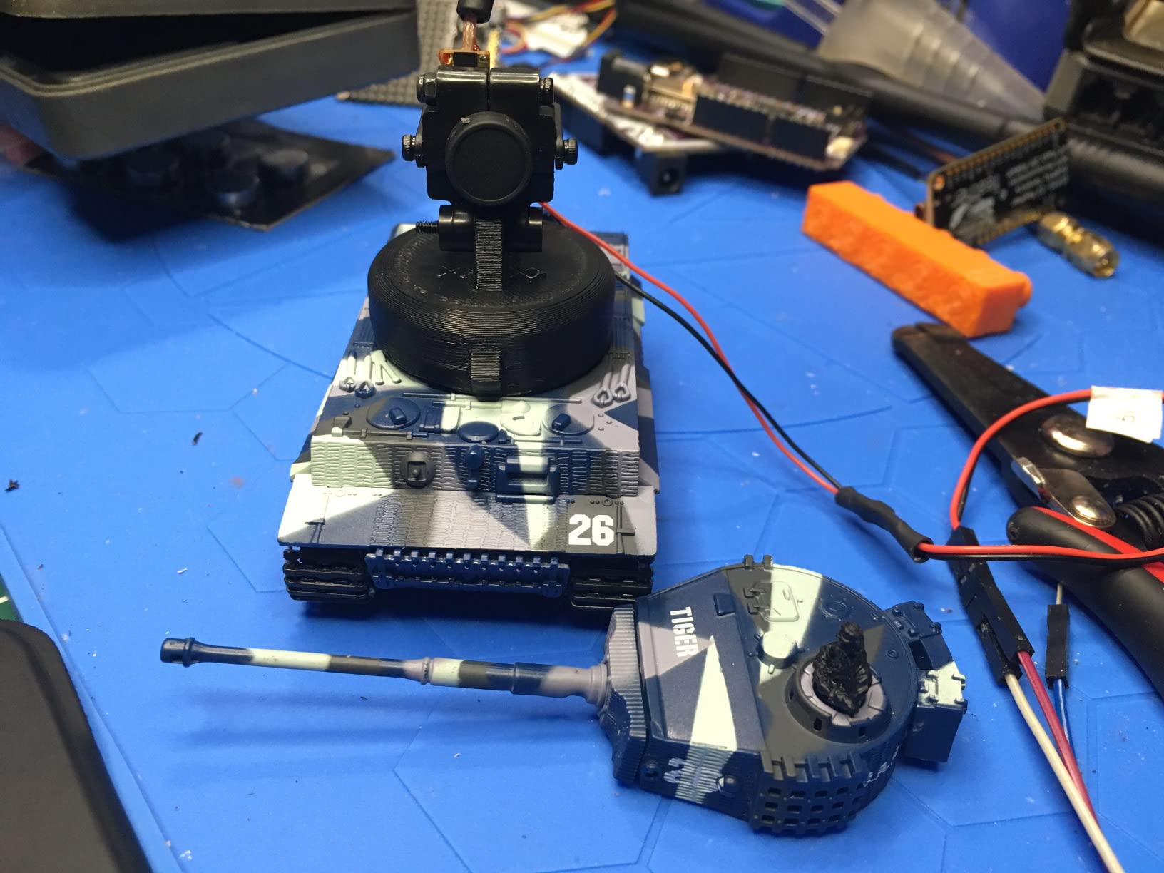 Cheerwing 1:72 German Tiger I Panzer Tank Remote Control Mini RC Tank with Rotating Turret and Sound customer photo 1