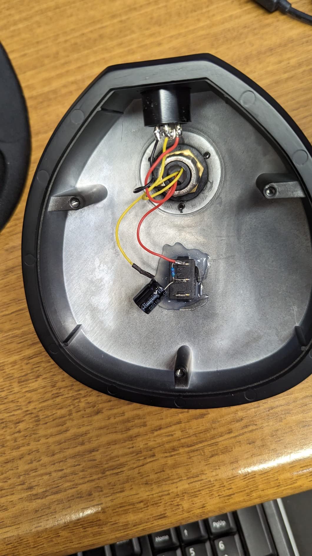 LyxPro XBM-8 Microphone Desktop Base with Built-in XLR Socket for Podium & Gooseneck Microphones Anti-slip Table Top Base On/Off Switch customer photo 1