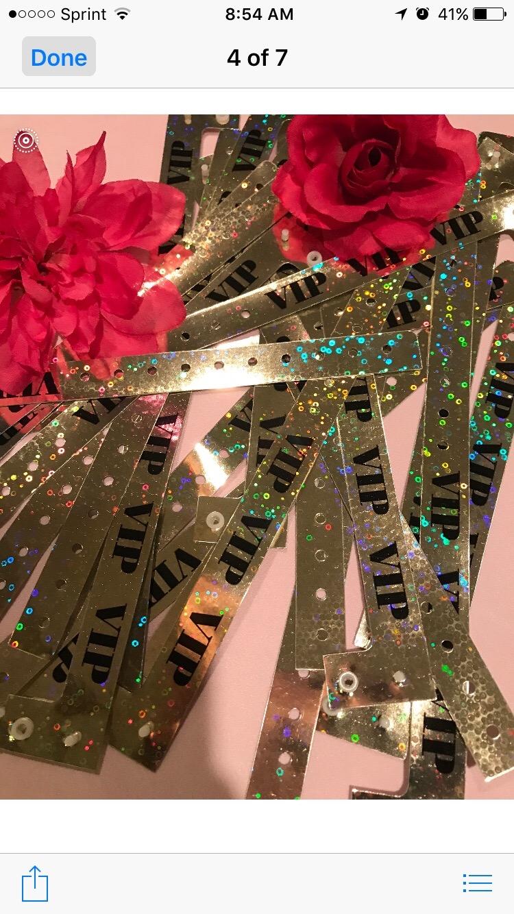 100 WristCo Premium Holographic Gold VIP Plastic Secure Snap Wristbands - 5/8