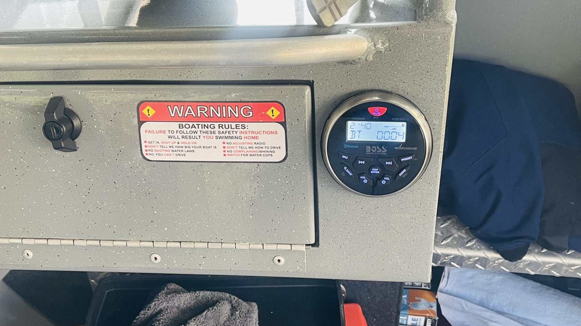 BOSS Audio Systems MCKGB350W.6 Weatherproof Marine Gauge Receiver and Speaker Package - IPX6 Receiver, 6.5 Inch Speakers, Bluetooth Audio, USB/MP3, AM/FM, NOAA Weather Band Tuner, no CD Player customer photo 1