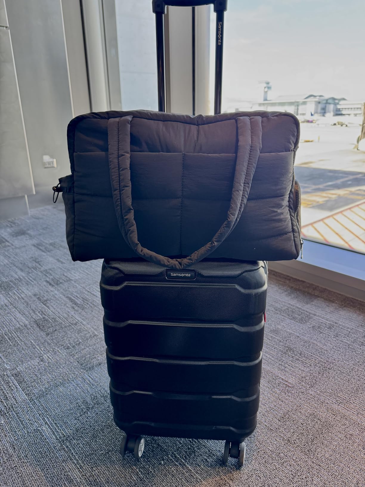 Omni PC Hardside Expandable Luggage with Spinner Wheels, Black, Carry-On 20-Inch customer photo 2