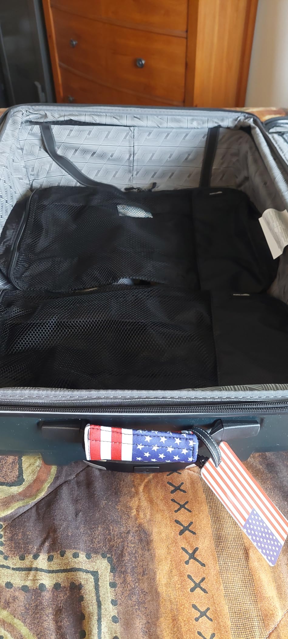 Amazon Essentials 4-Piece Packing Cubes Travel Accessories Set - Space-Saving Luggage Organizer with Double Zipper customer photo 1