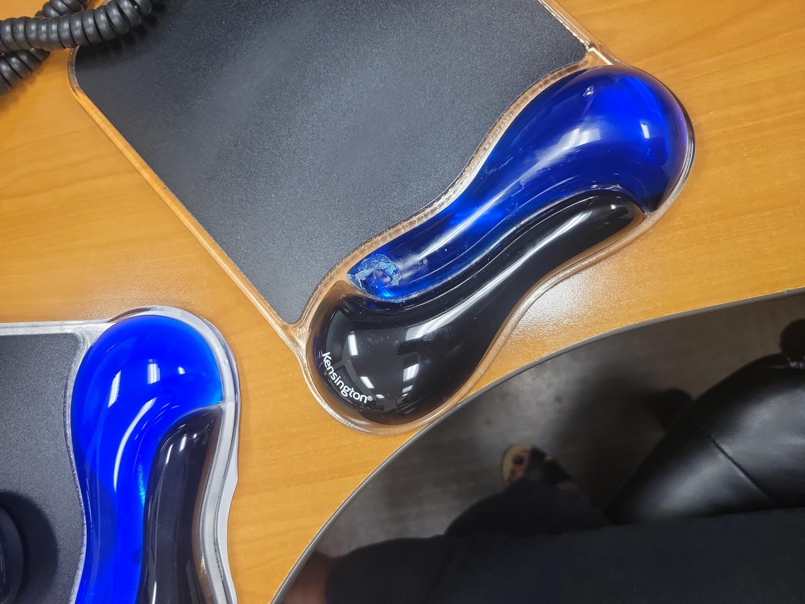 Kensington Duo Gel Mouse Pad with Wrist Rest, Ergonomic Wrist Support for Pain Relief, Comfortable Non-Skid Gel Pad for Computer, Laptop, Office & Home 9.6