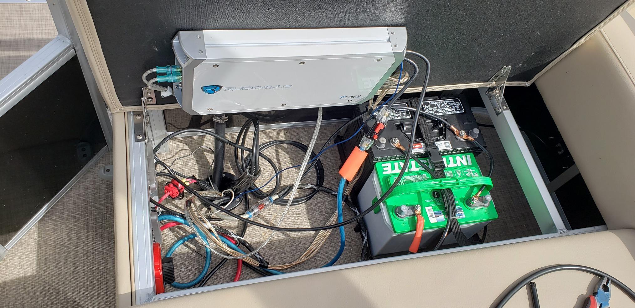 Rockville RXM-S6 2600W Peak/660W RMS 6-Channel Marine Amplifier, PA Microphone, Waterproof Design, Bass Remote for Boats and Marine Audio customer photo 2