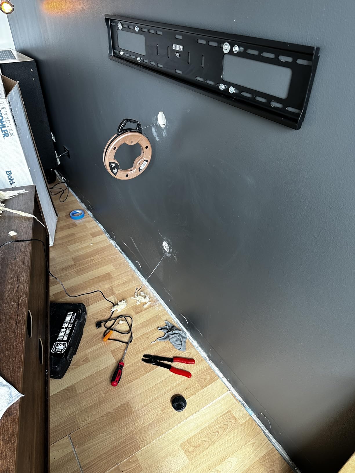 Southwire Fish Tape Tool - Durable 1/8-Inch Tempered Spring Steel for Efficient Wire Pulling - High-Impact Case - Ergonomic Handle - Fast Rewind Design - 25-Foot Length customer photo 1