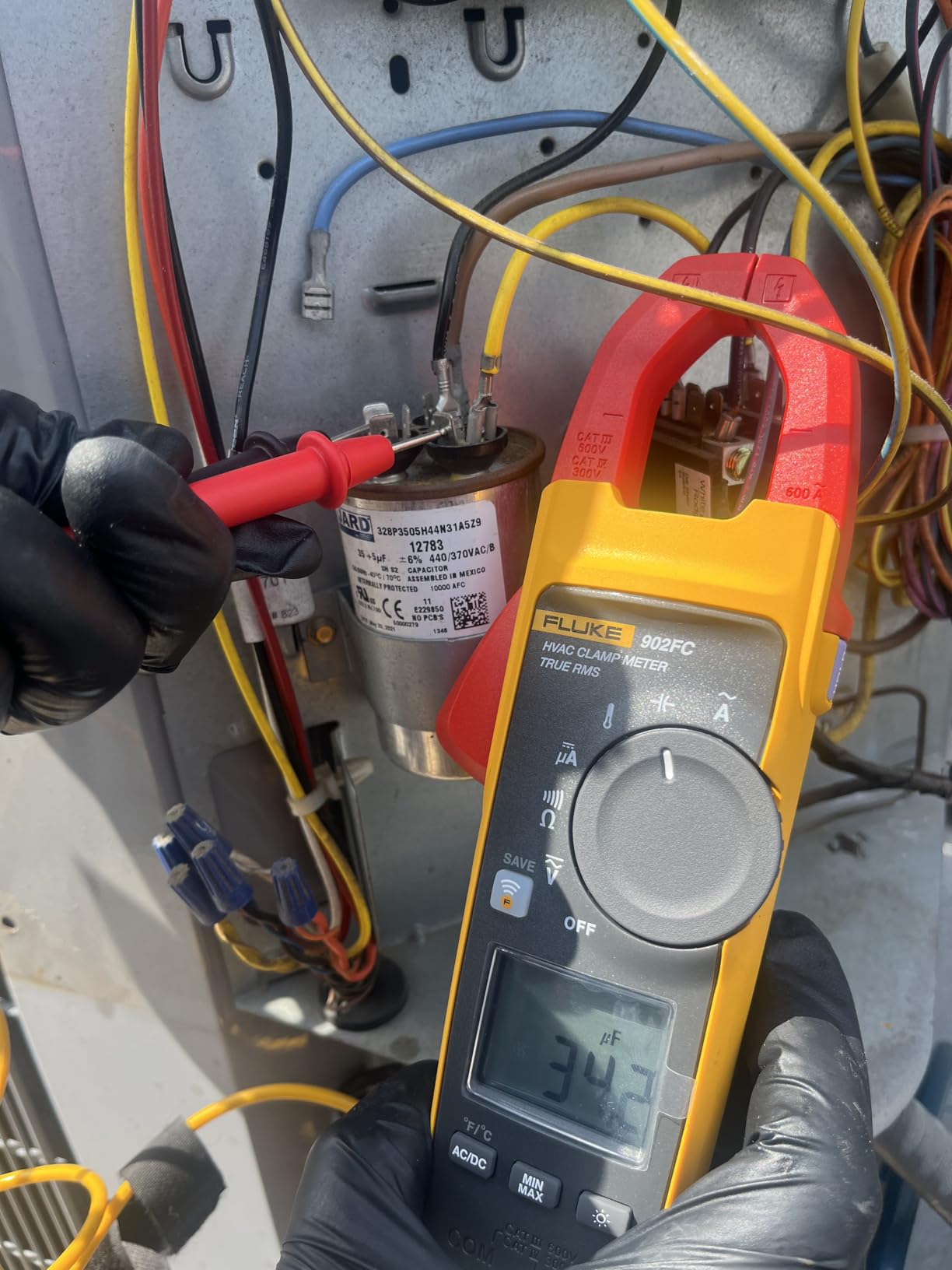 Fluke 902 FC HVAC True-RMS Clamp Meter customer photo 1