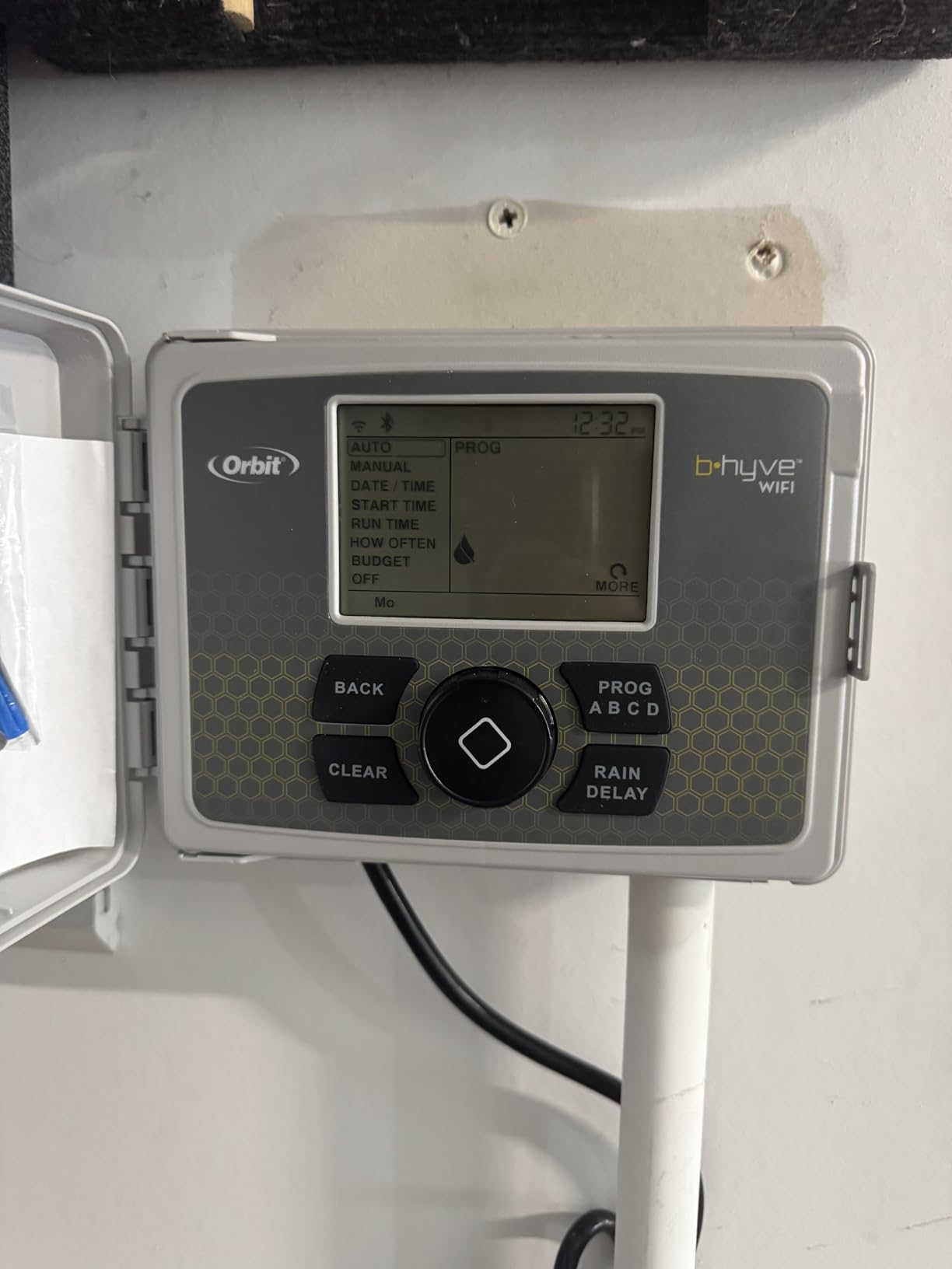 Orbit 57950 B-hyve 12-Zone Smart Indoor/Outdoor Sprinkler Controller customer photo 2